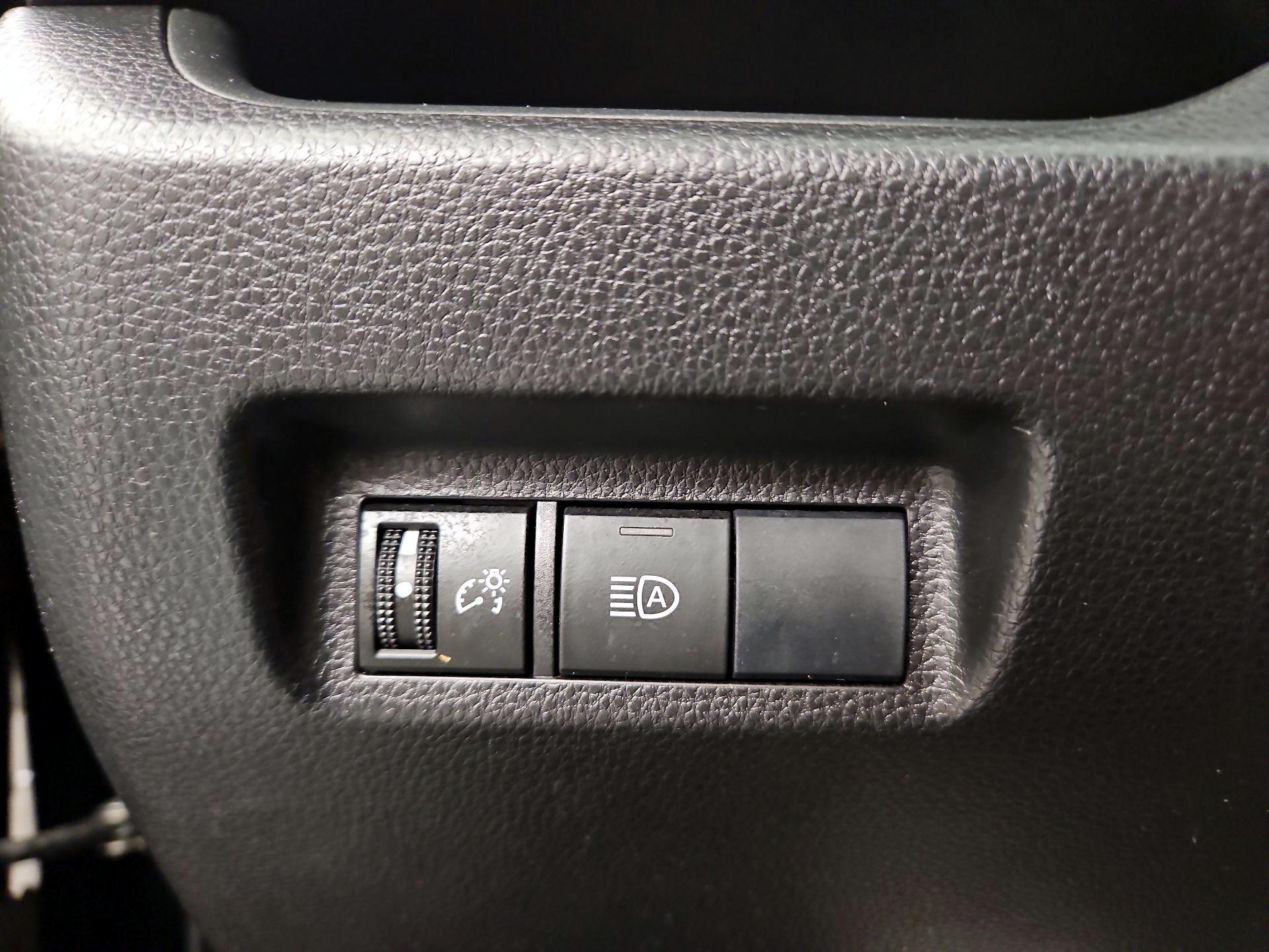 Thumbnail: 2019 Toyota RAV4 - 13