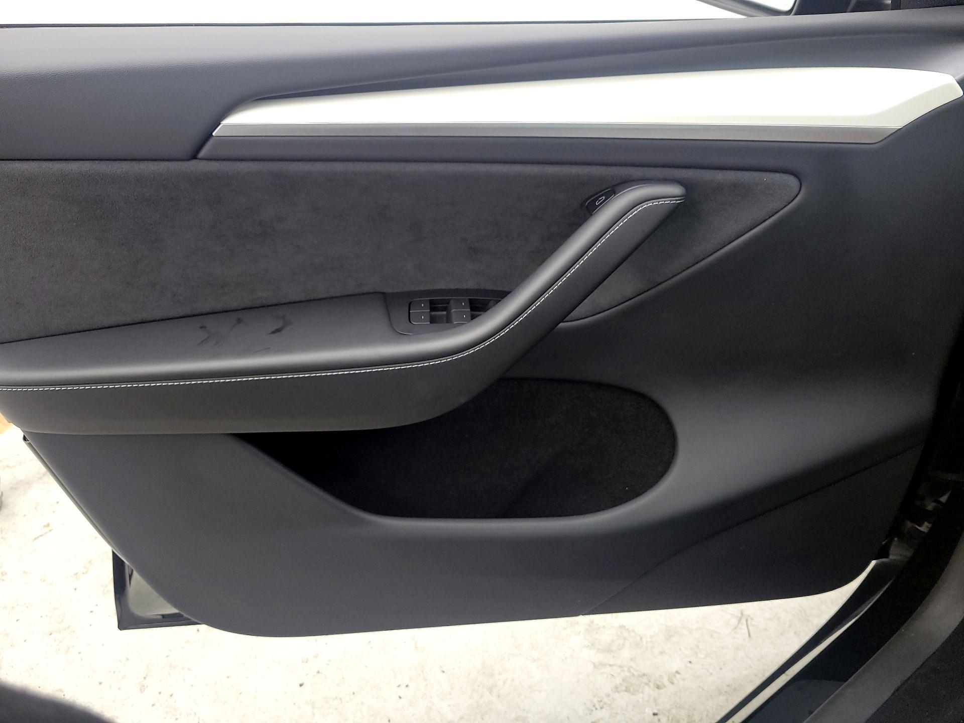 Thumbnail: 2023 Tesla Model Y - 12