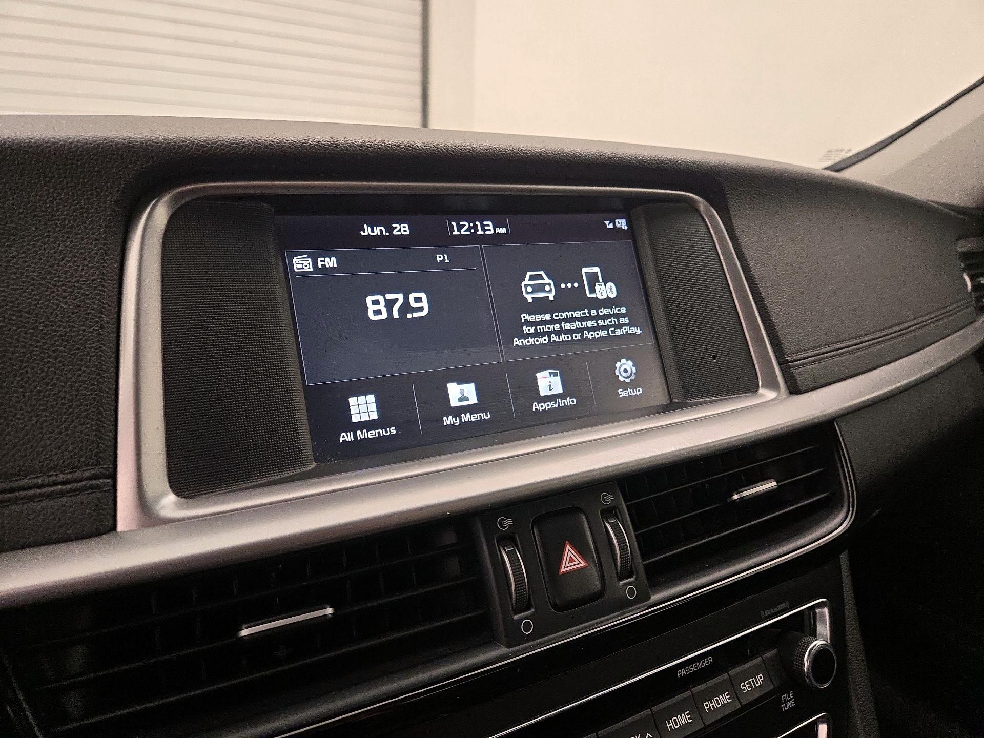 Thumbnail: 2019 Kia Optima - 15