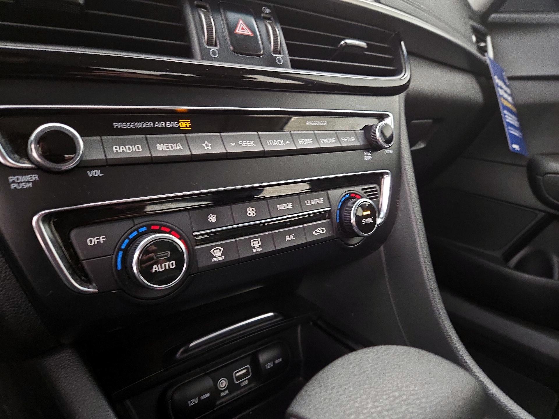 Thumbnail: 2019 Kia Optima - 16