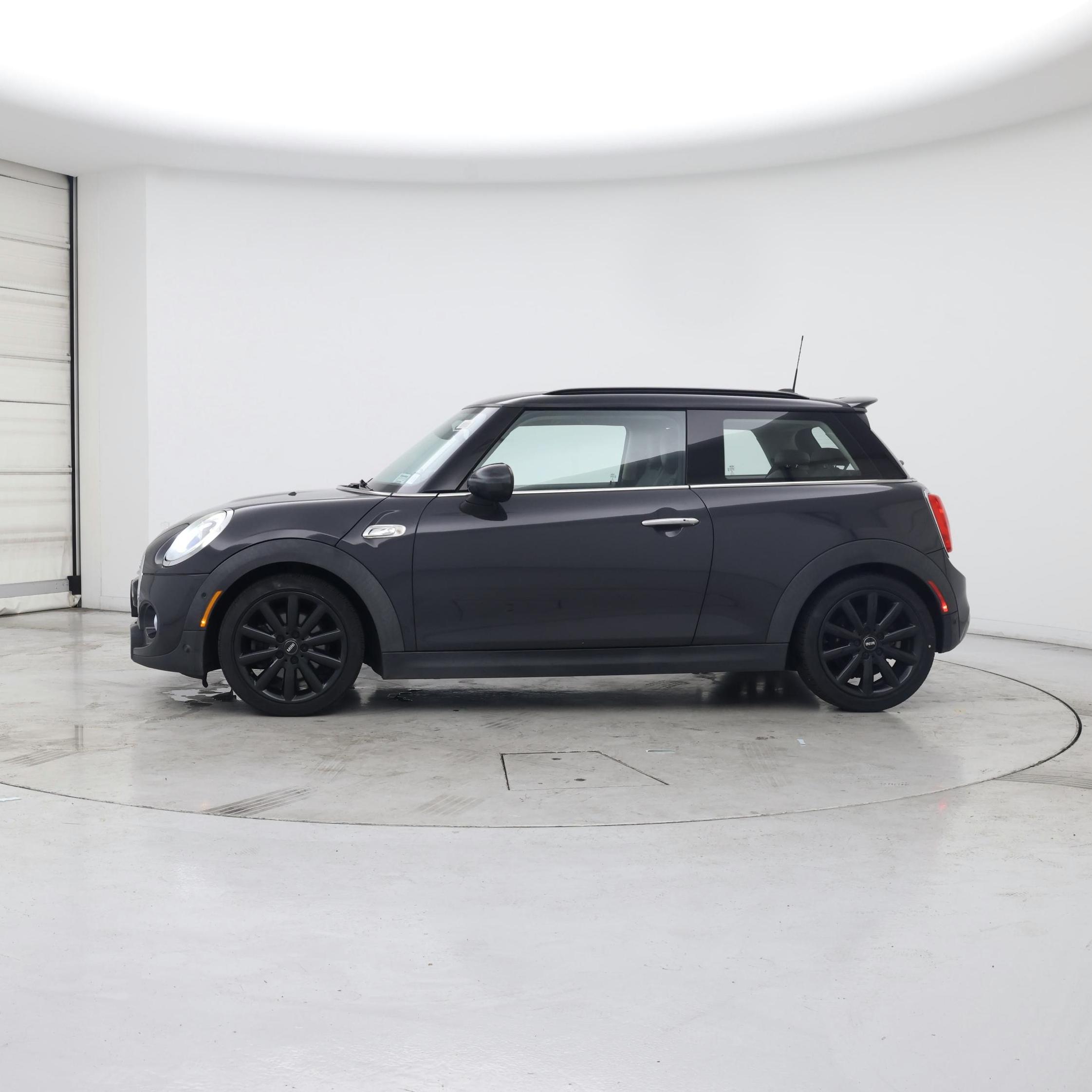 Thumbnail: 2018 MINI Cooper Hardtop - 3