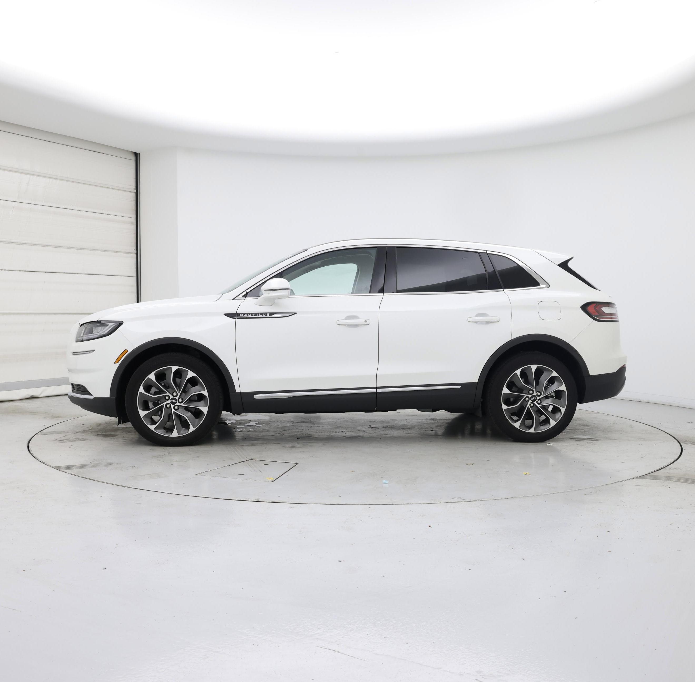 Thumbnail: 2021 Lincoln Nautilus - 3