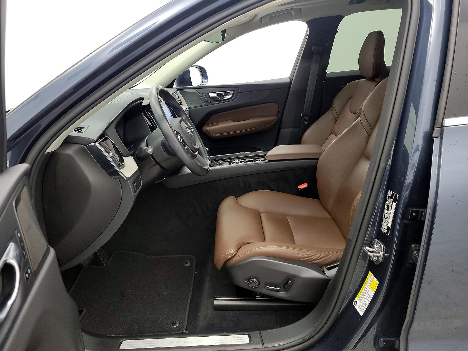 Thumbnail: 2020 Volvo XC60 - 11
