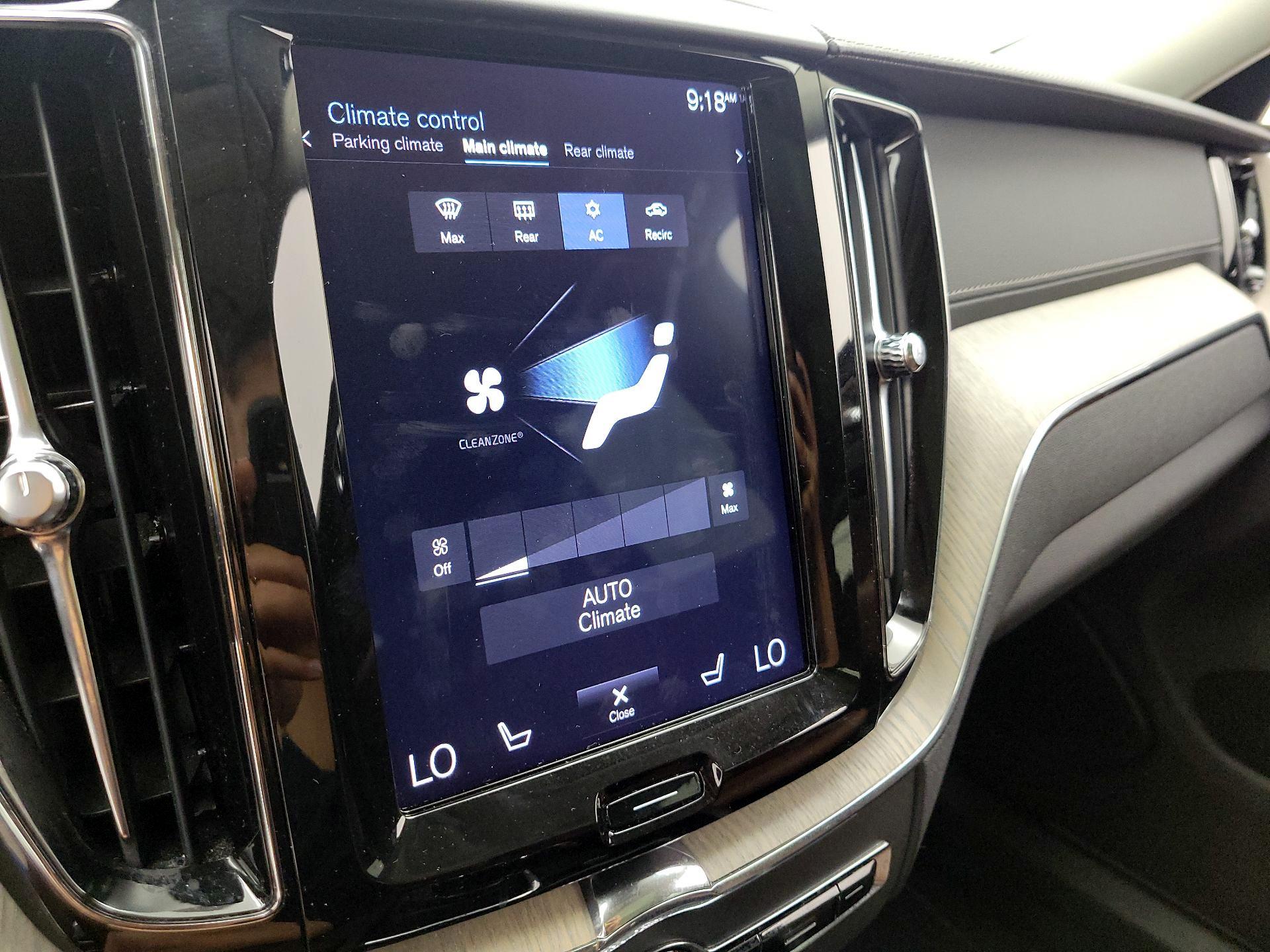 Thumbnail: 2020 Volvo XC60 - 17