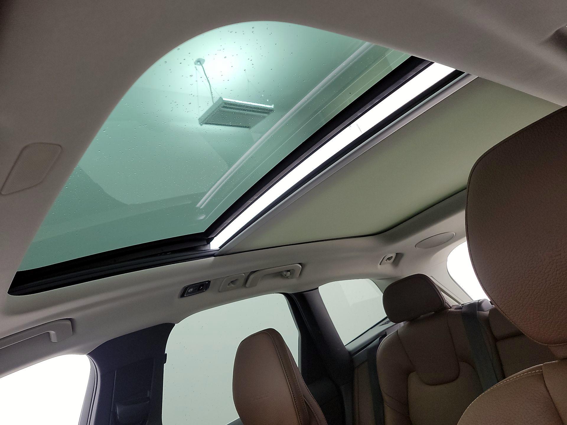 Thumbnail: 2020 Volvo XC60 - 20