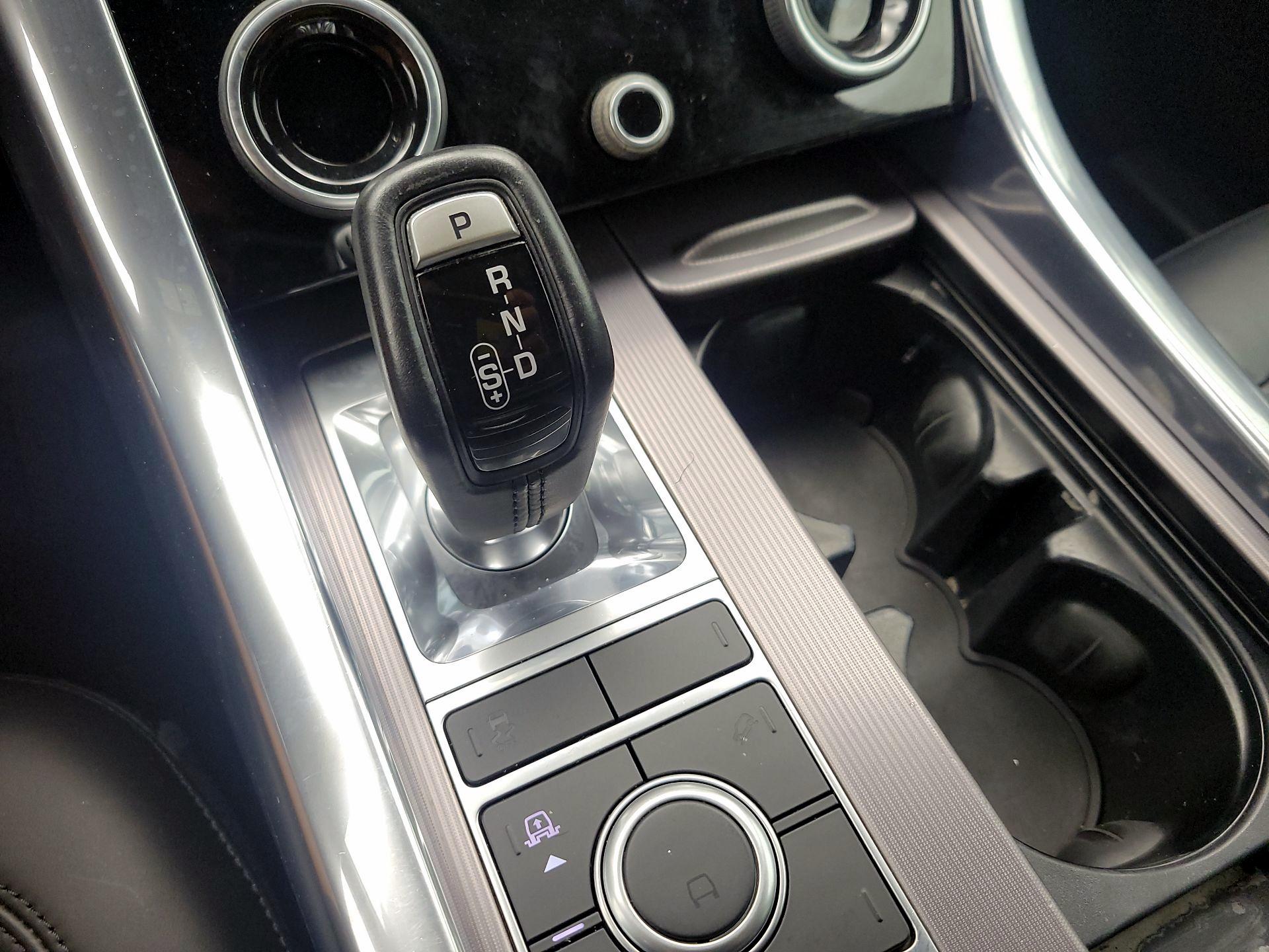 Thumbnail: 2020 Land Rover Range Rover Sport - 18