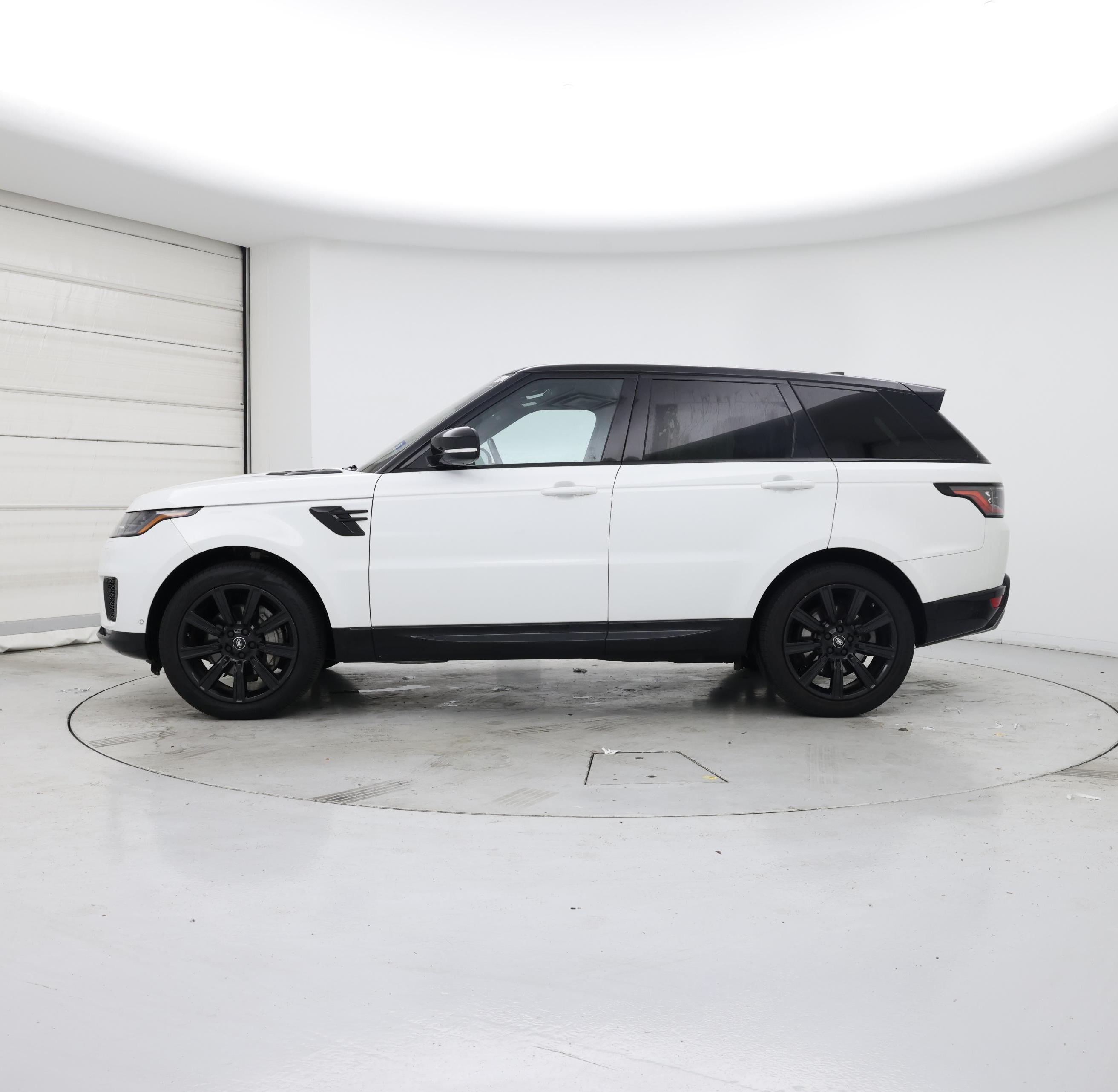 Thumbnail: 2020 Land Rover Range Rover Sport - 3