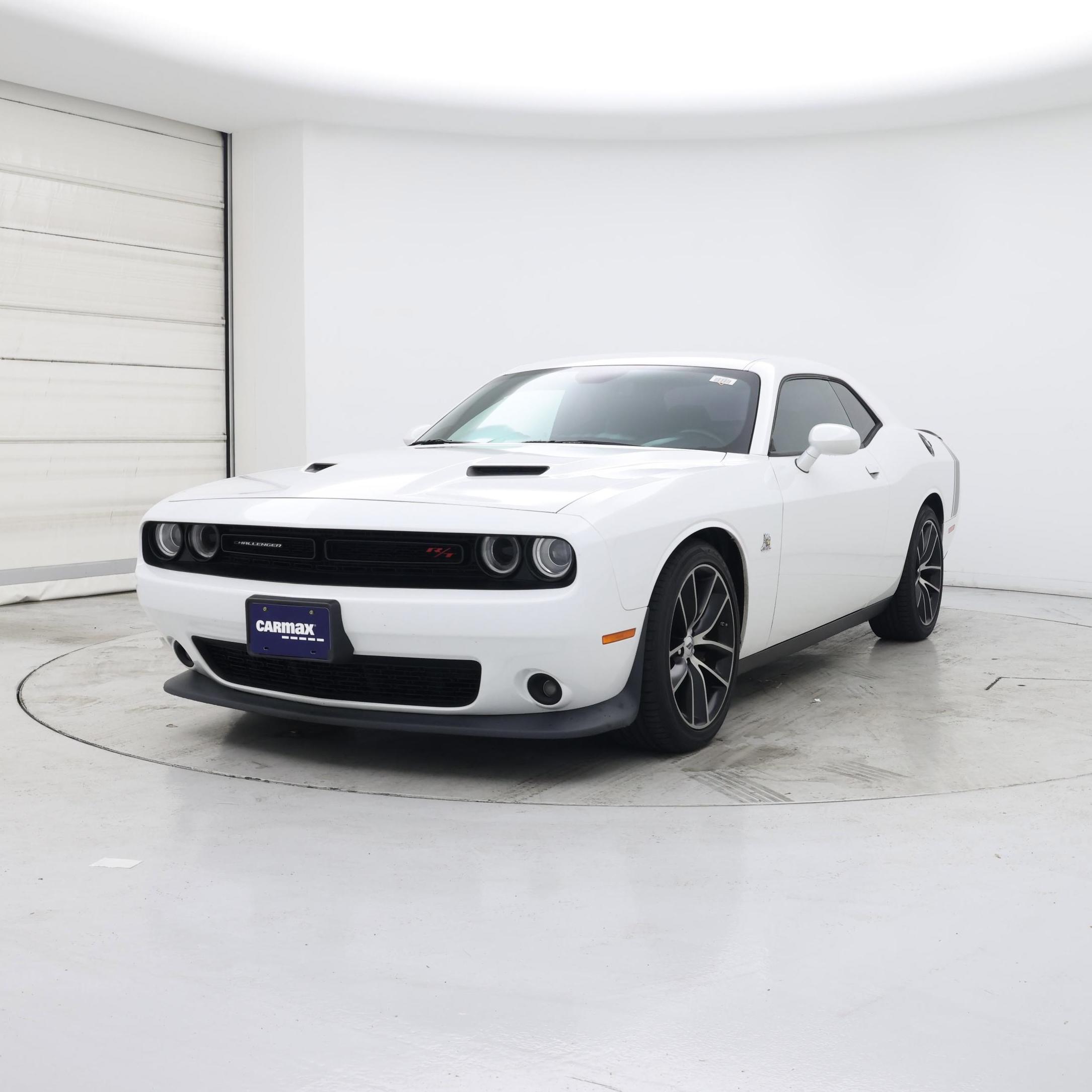 Thumbnail: 2017 Dodge Challenger - 4
