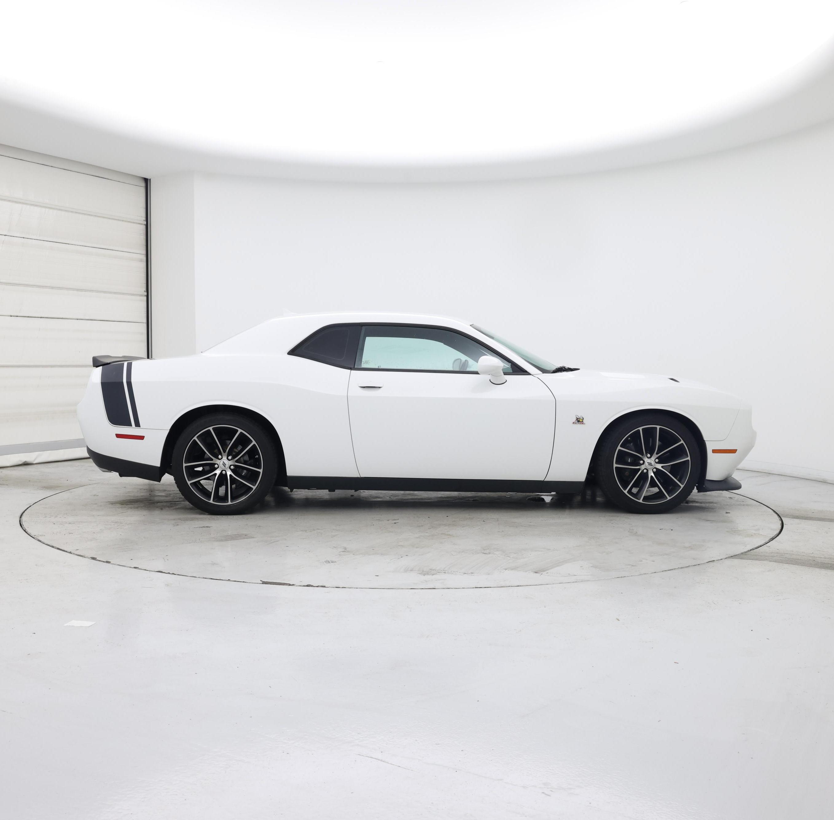 Thumbnail: 2017 Dodge Challenger - 7