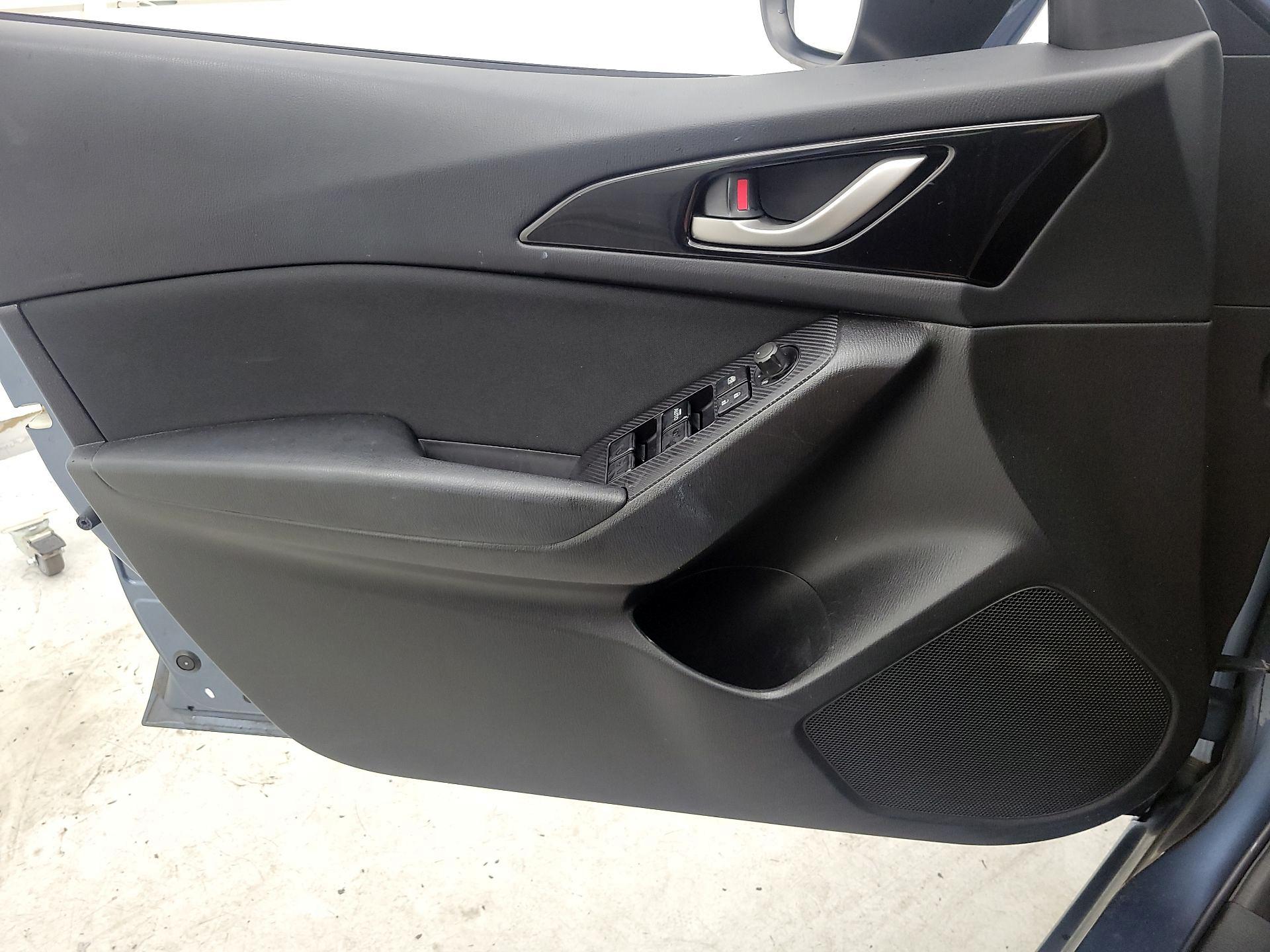 Thumbnail: 2015 Mazda Mazda3 - 12