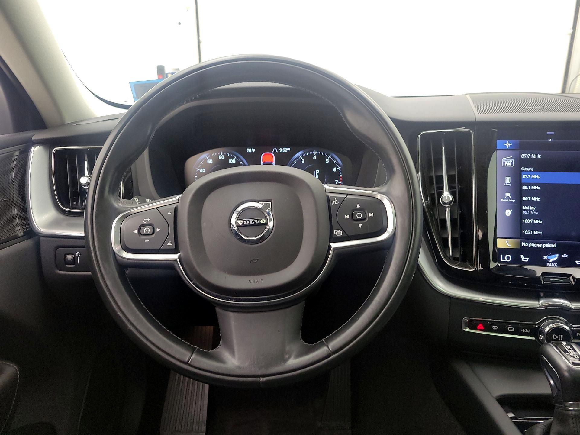 Thumbnail: 2019 Volvo XC60 - 10