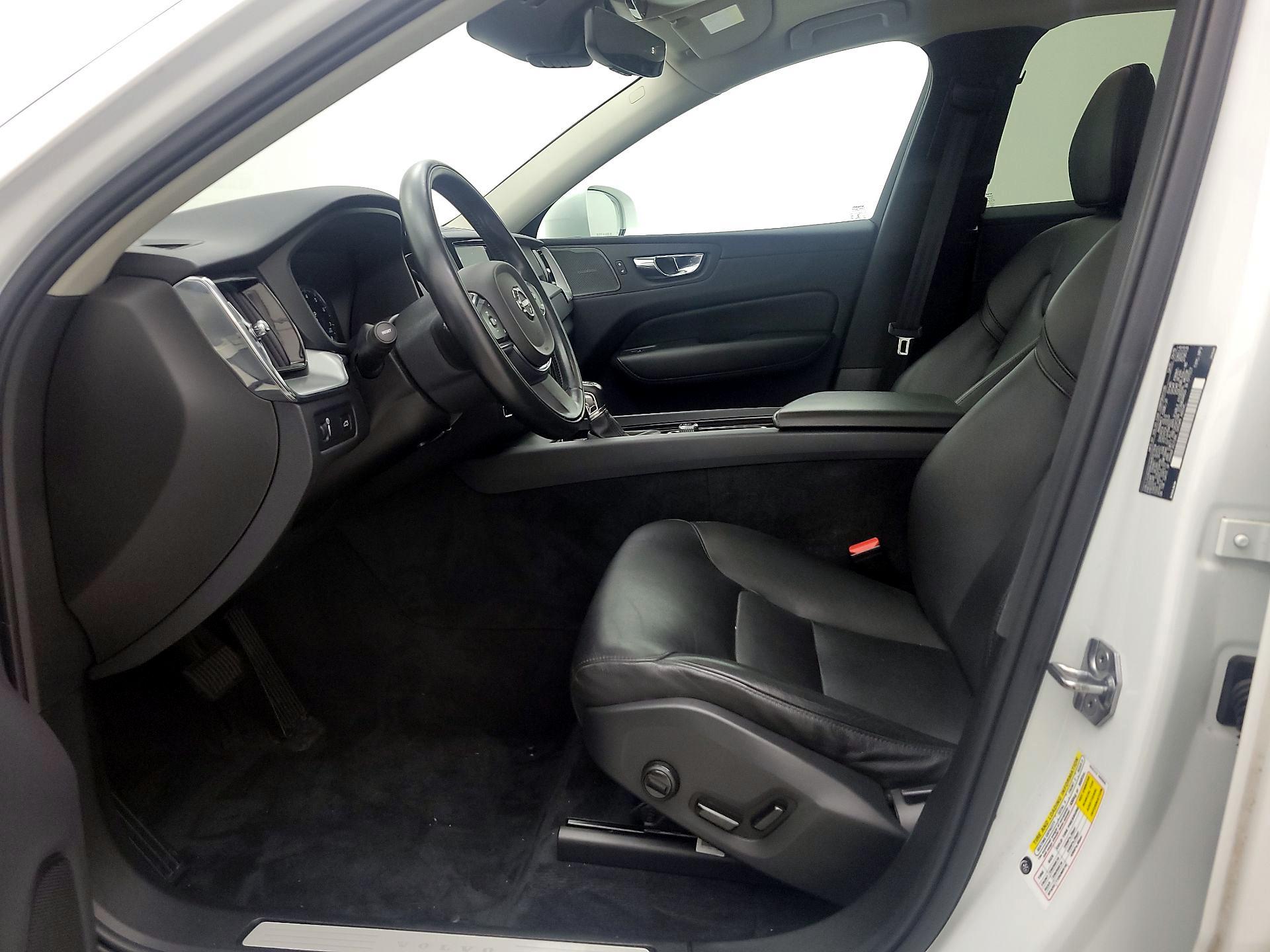 Thumbnail: 2019 Volvo XC60 - 11