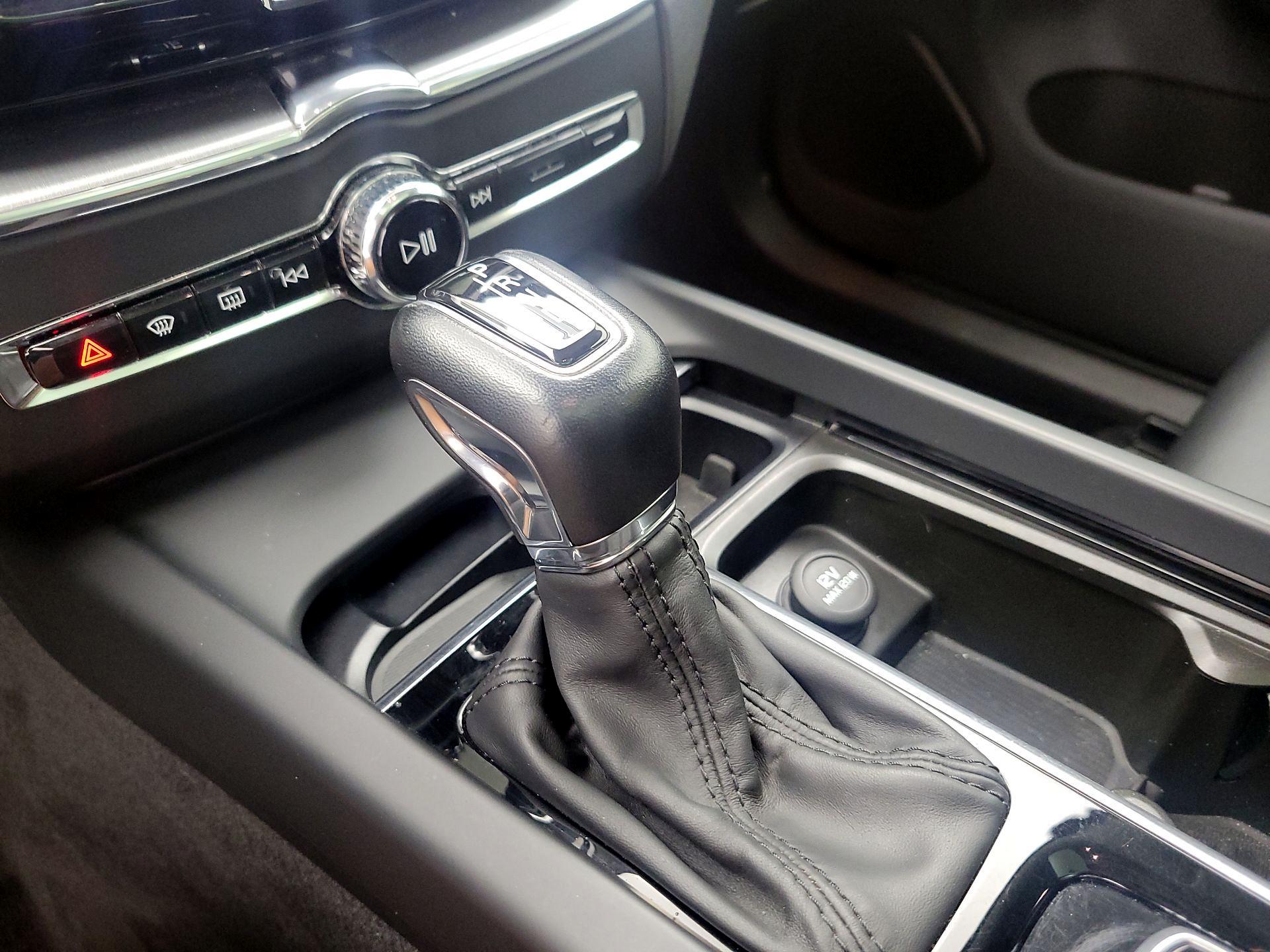 Thumbnail: 2019 Volvo XC60 - 16