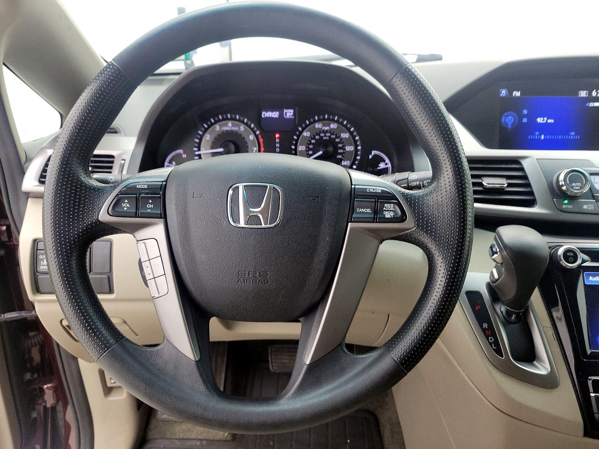 Thumbnail: 2016 Honda Odyssey - 10