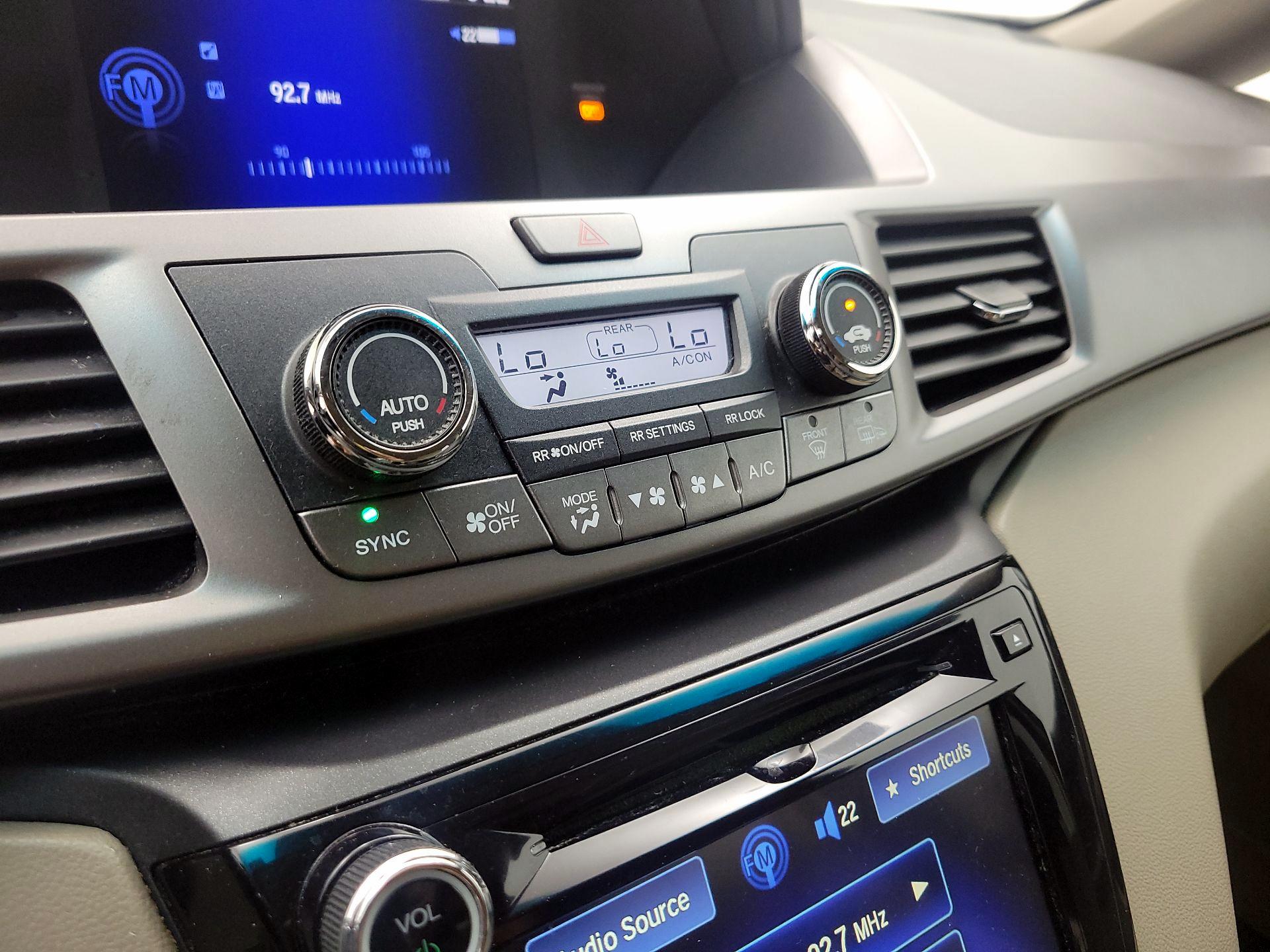 Thumbnail: 2016 Honda Odyssey - 16