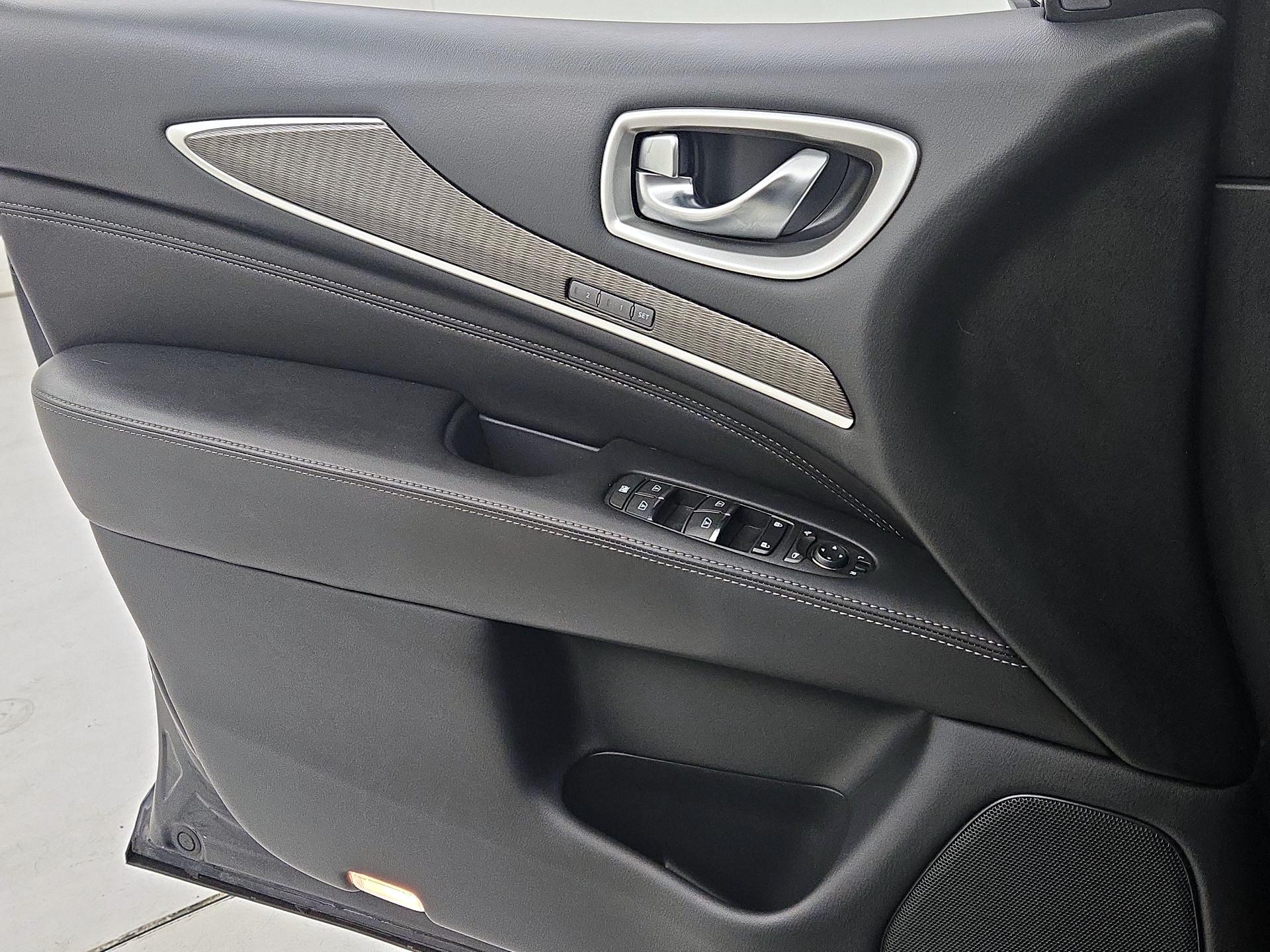 Thumbnail: 2019 INFINITI QX60 - 12
