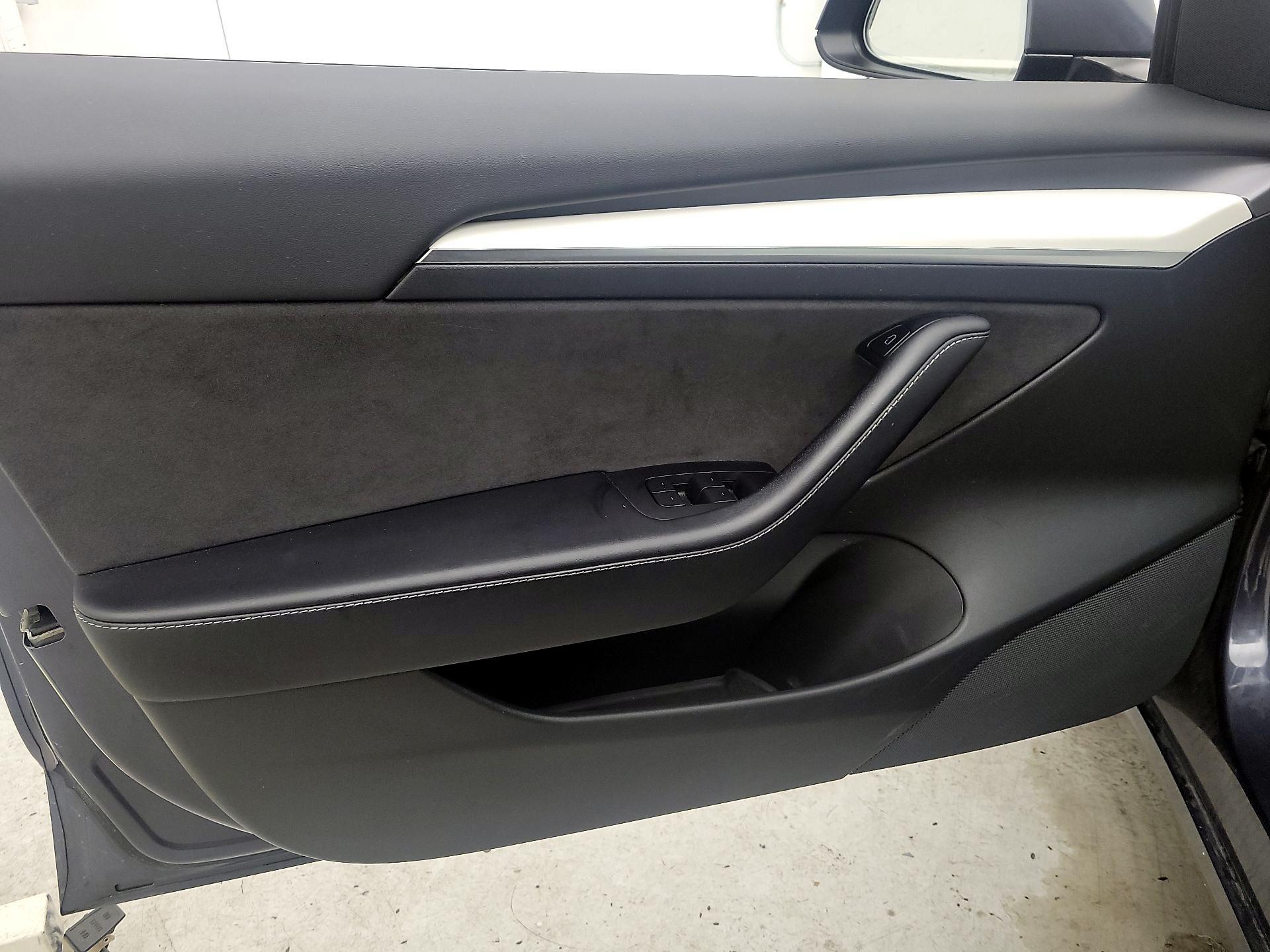 Thumbnail: 2021 Tesla Model 3 - 12