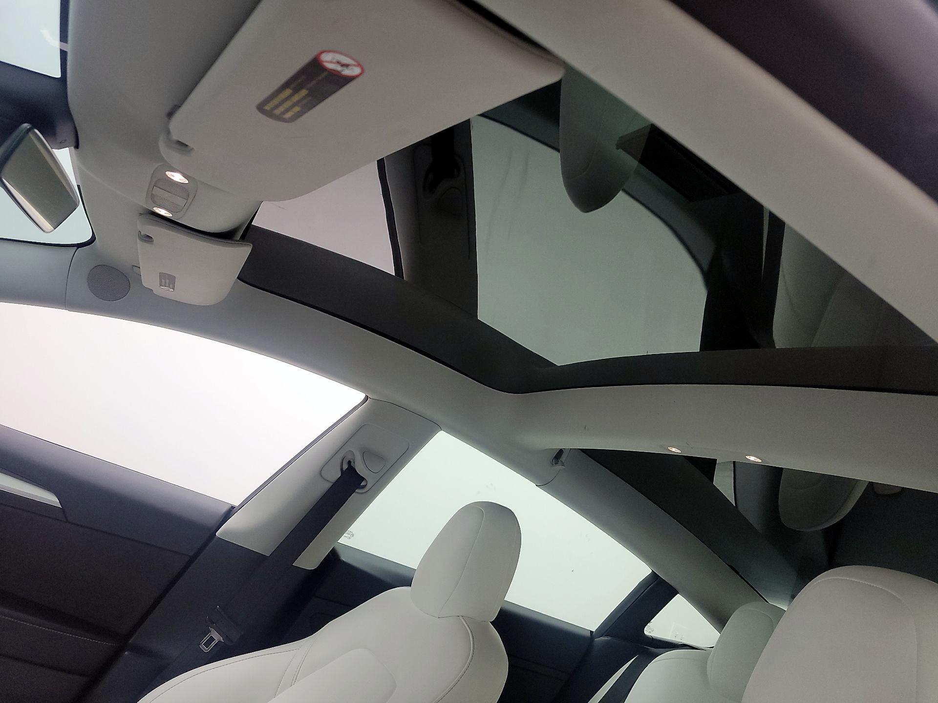 Thumbnail: 2021 Tesla Model 3 - 17
