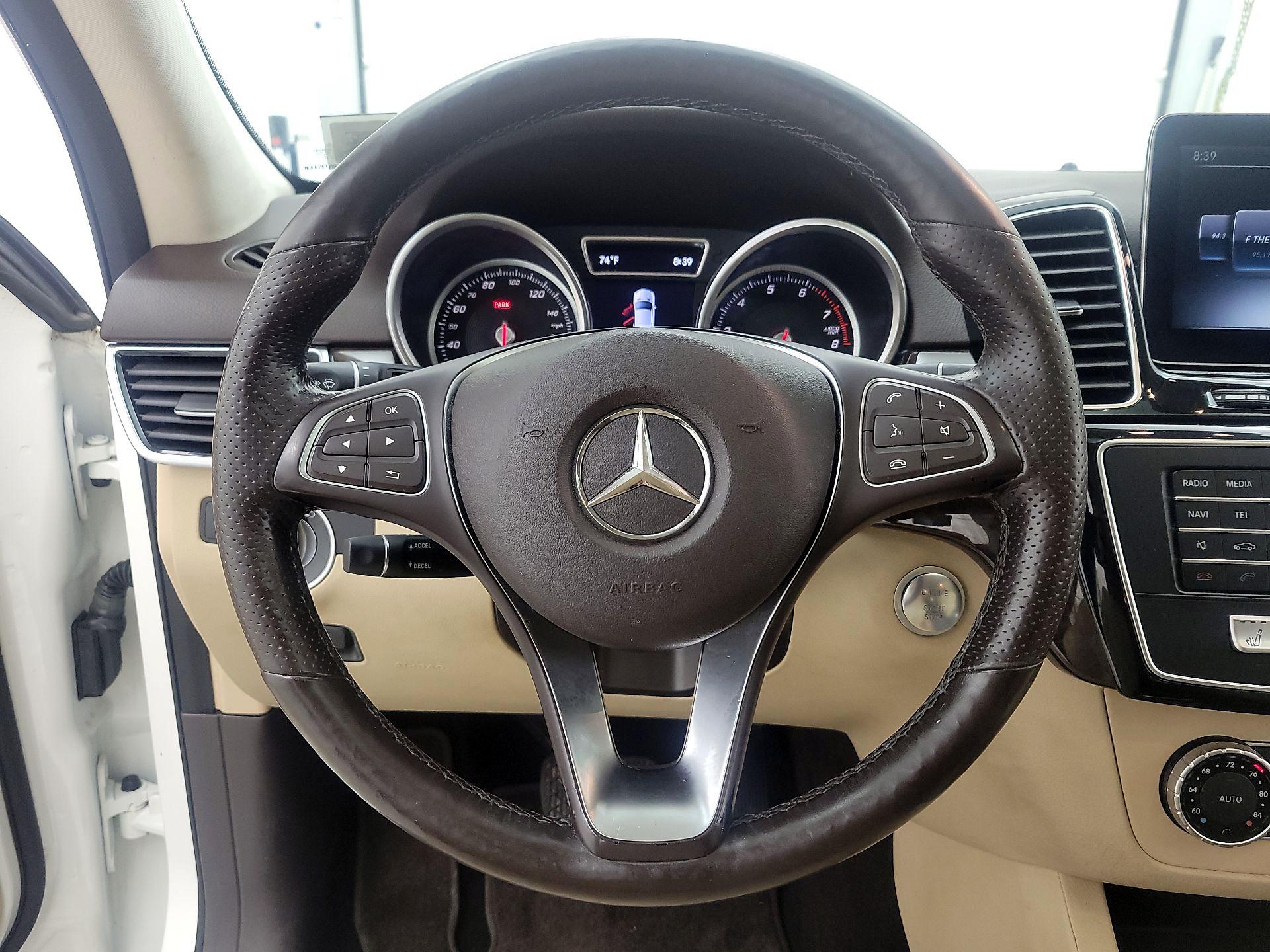 Thumbnail: 2017 Mercedes-Benz GLE - 10