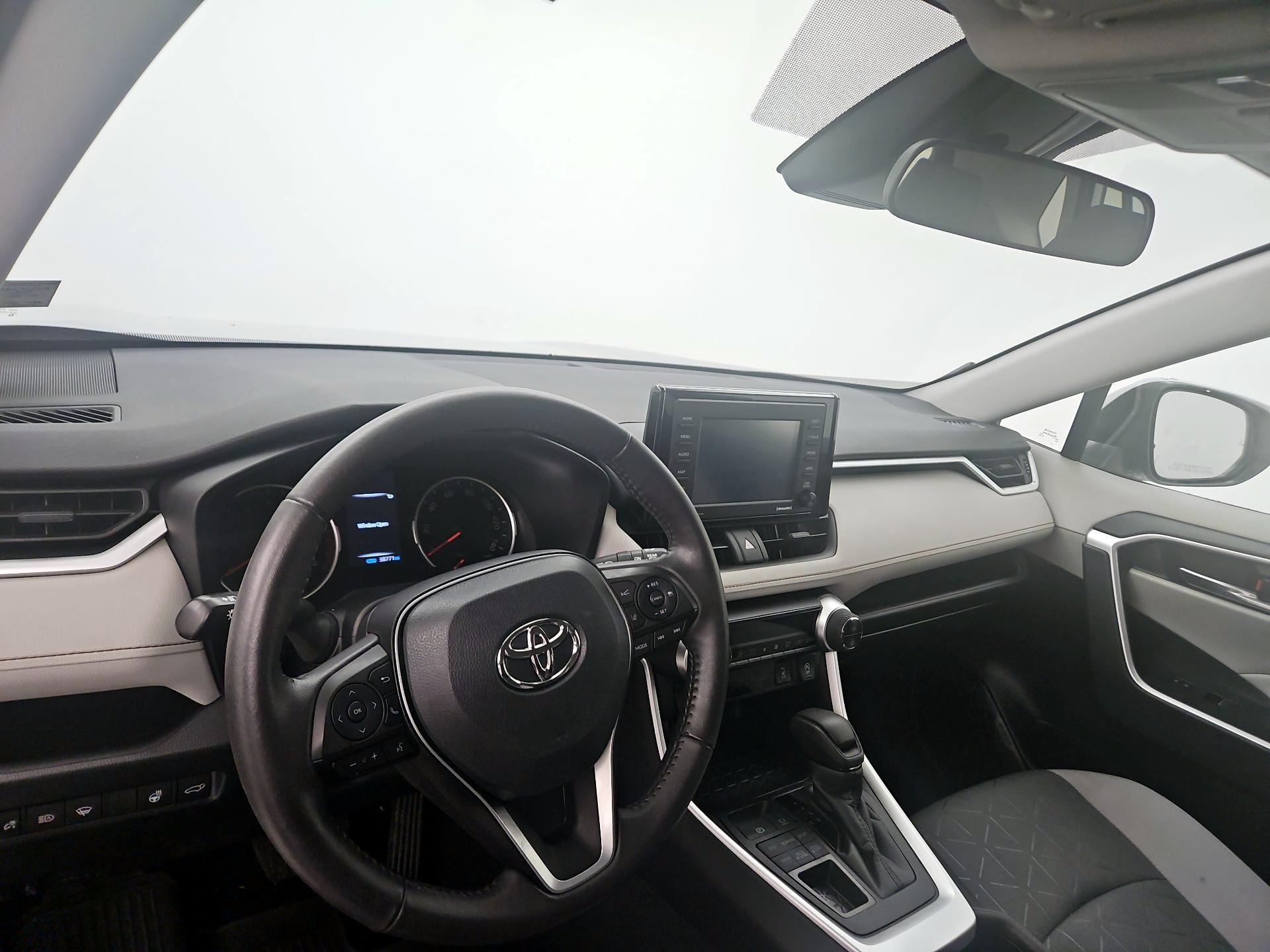 Thumbnail: 2022 Toyota RAV4 - 9
