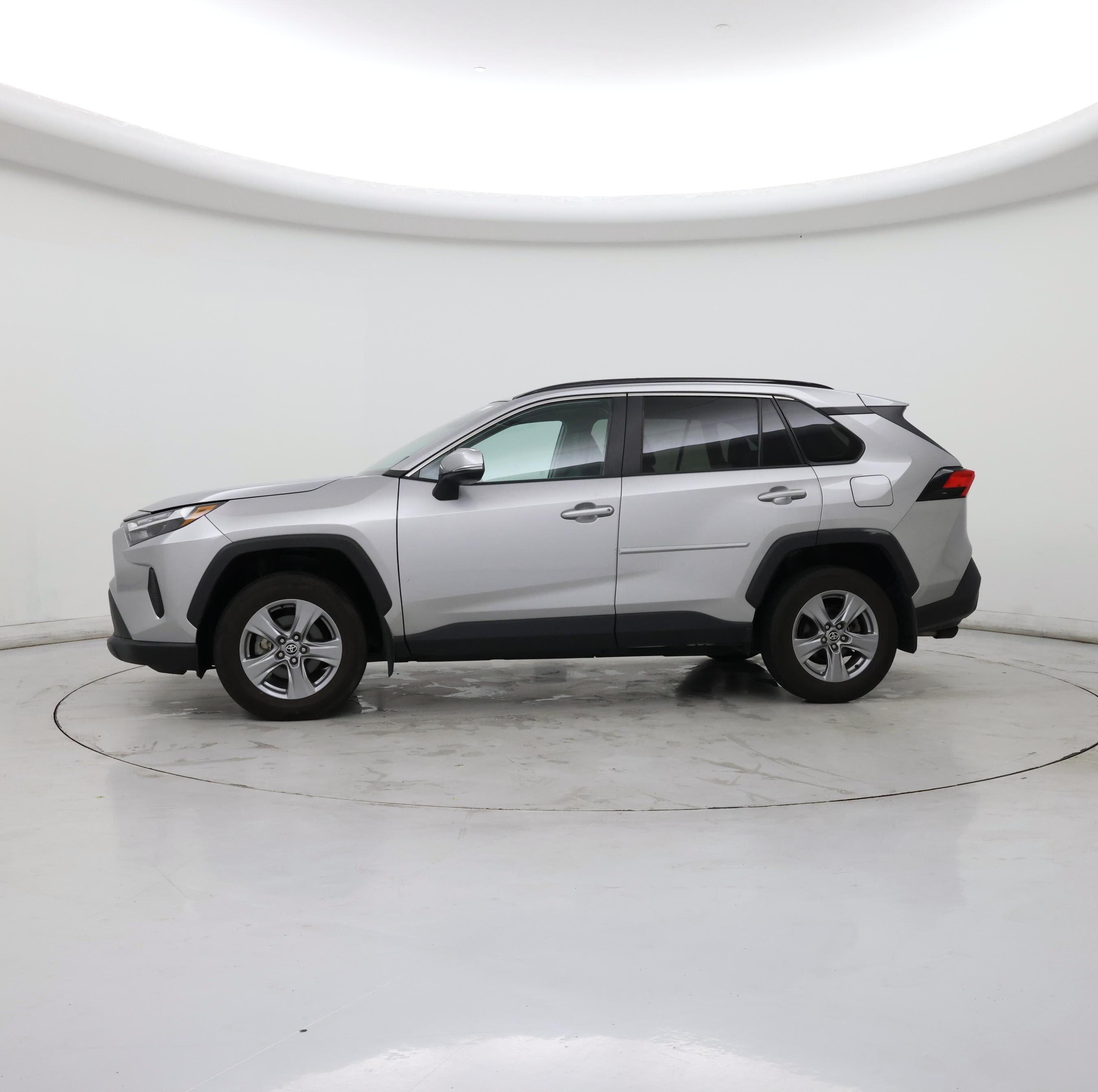 Thumbnail: 2022 Toyota RAV4 - 3