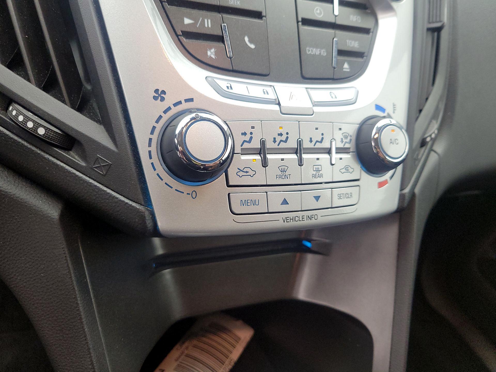 Thumbnail: 2015 Chevrolet Equinox - 16