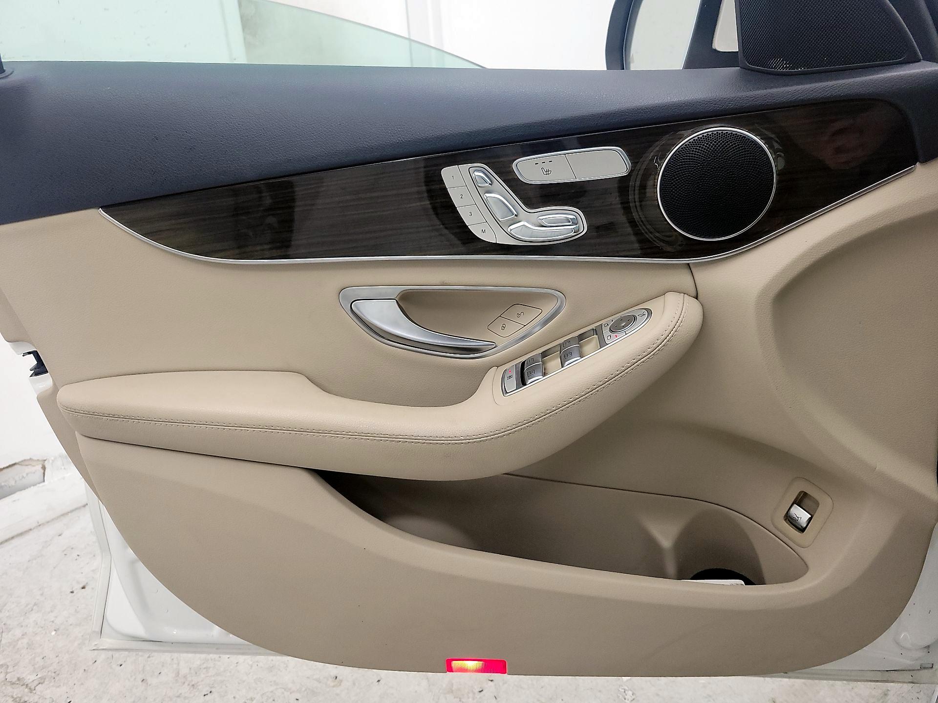 Thumbnail: 2018 Mercedes-Benz C-Class - 12