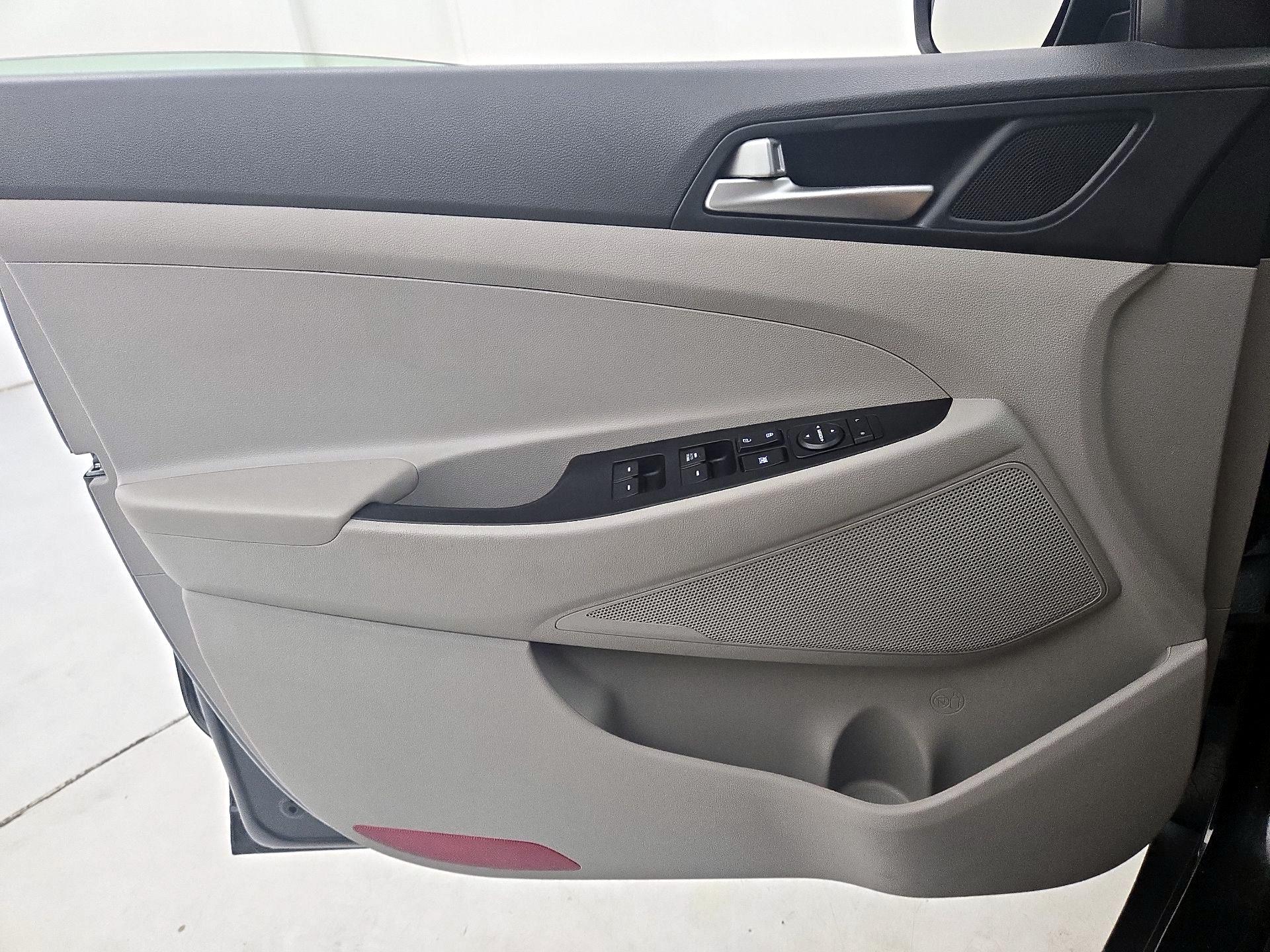 Thumbnail: 2020 Hyundai Tucson - 12