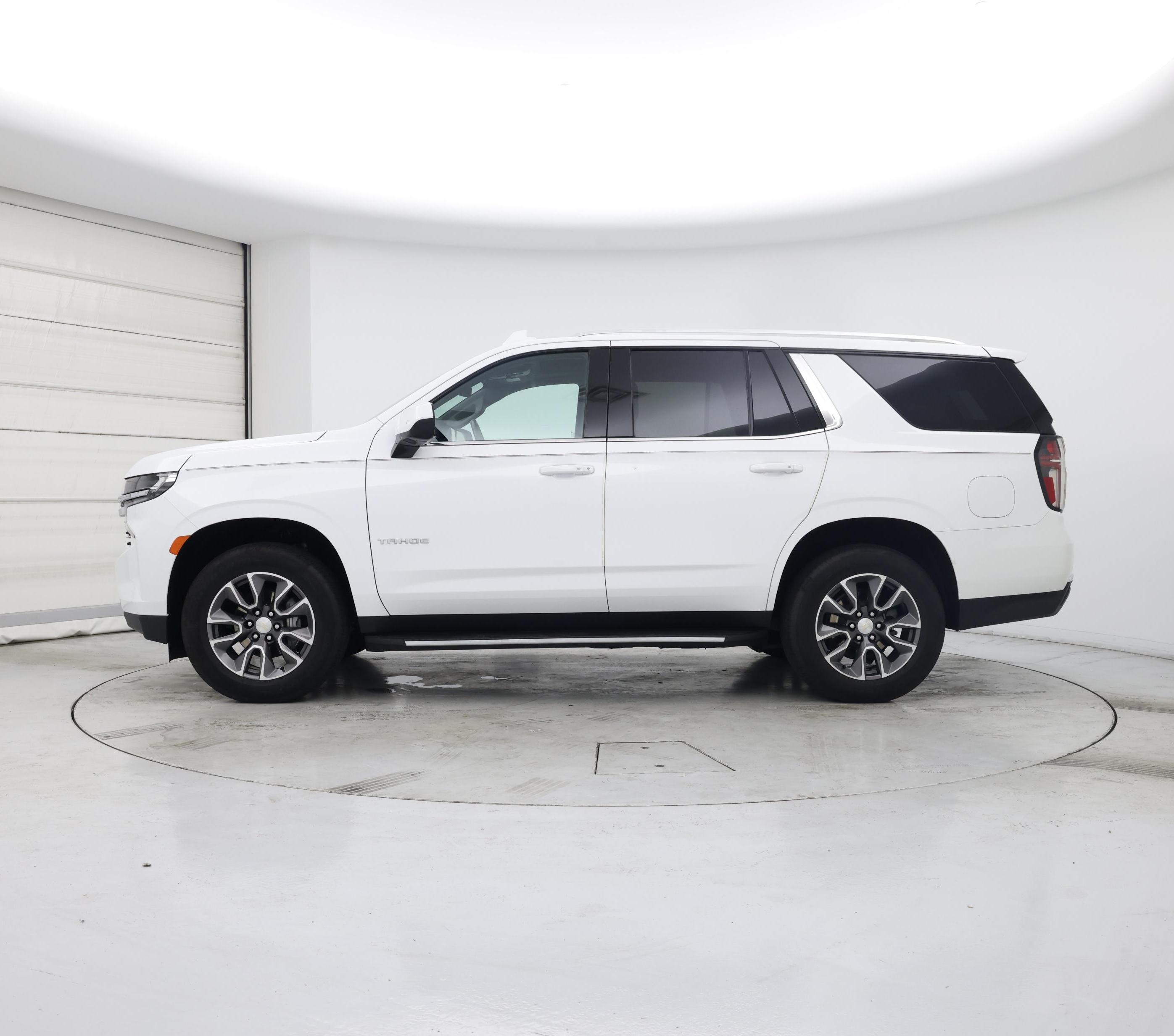 Thumbnail: 2021 Chevrolet Tahoe - 3