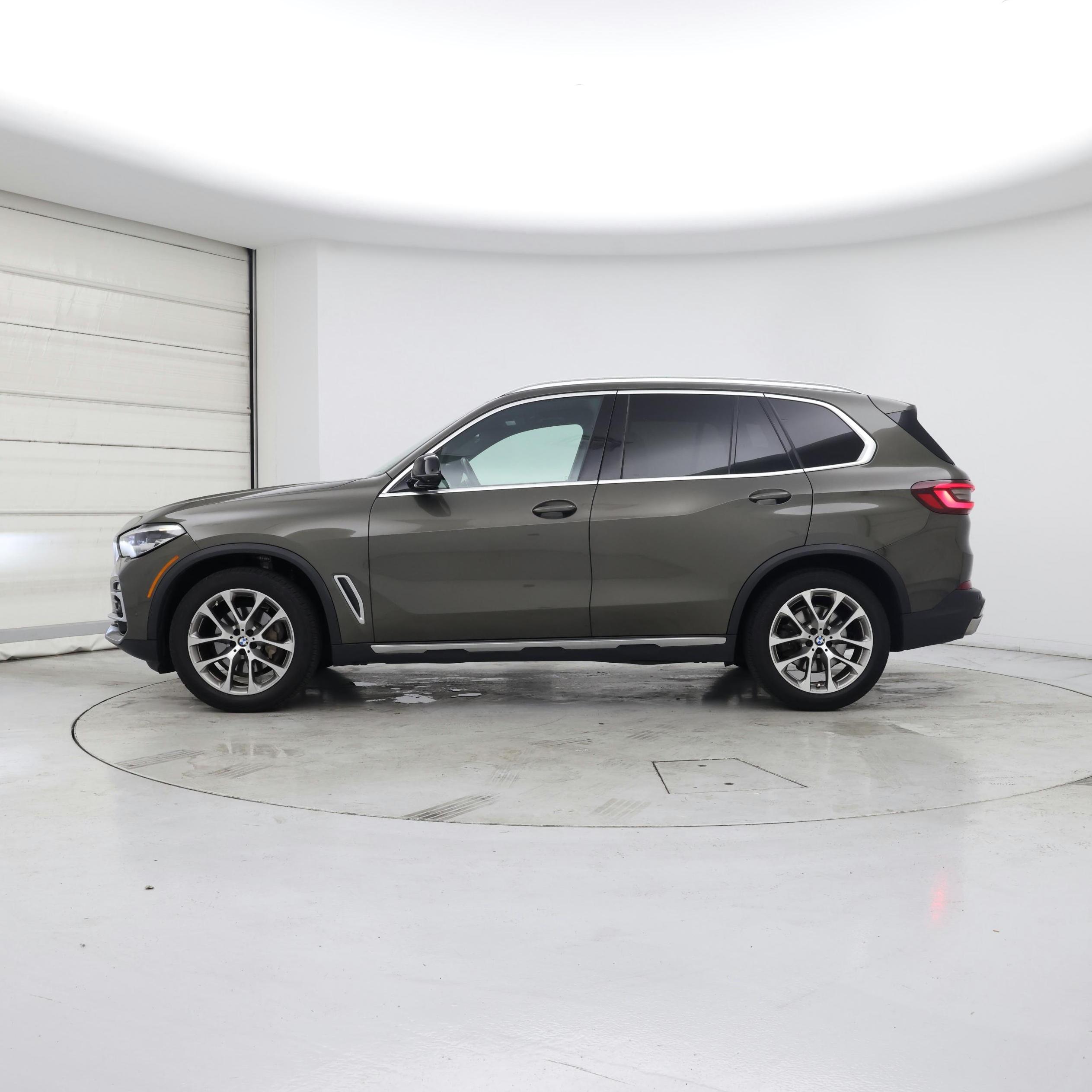 Thumbnail: 2021 BMW X5 - 3