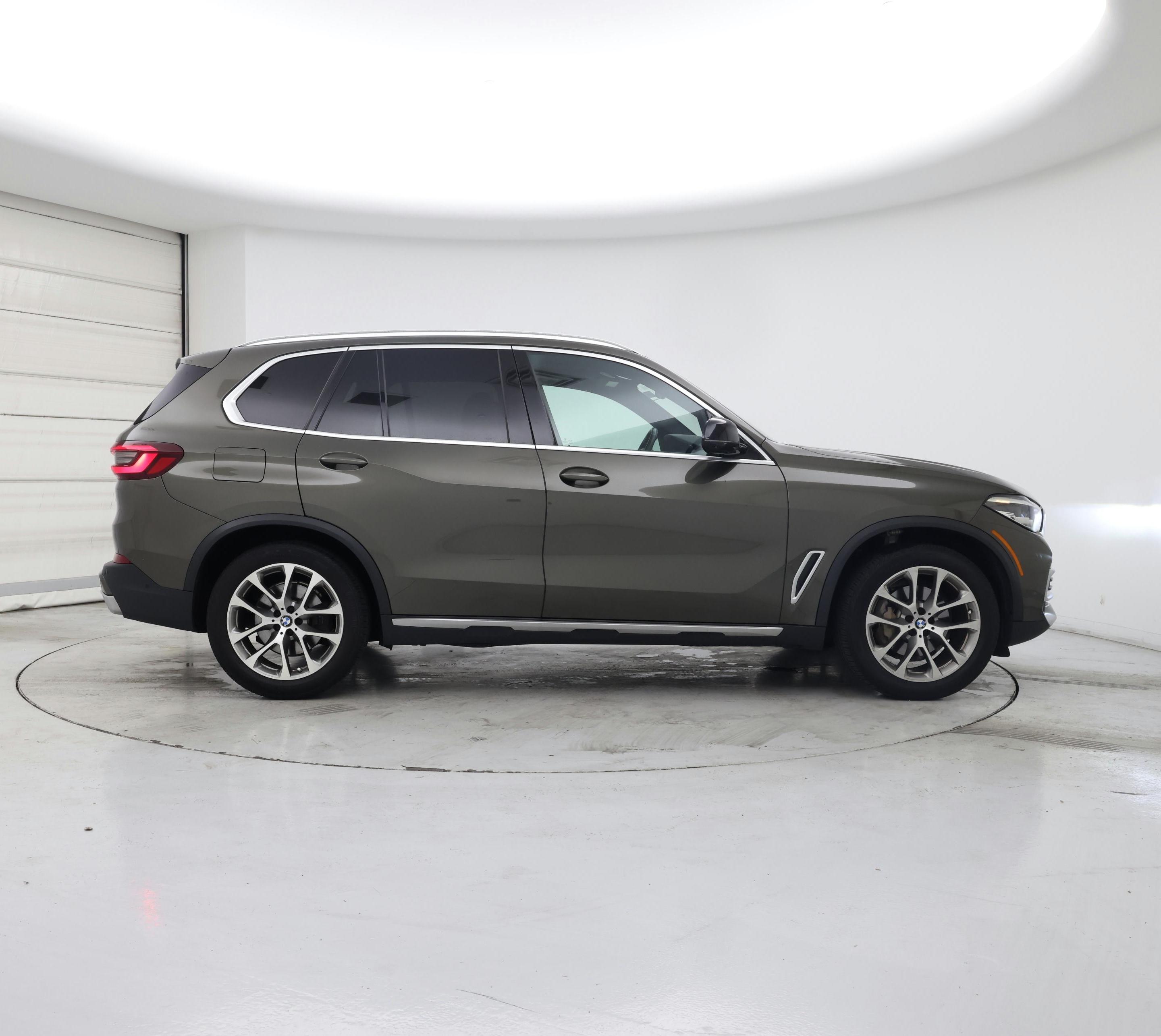 Thumbnail: 2021 BMW X5 - 7