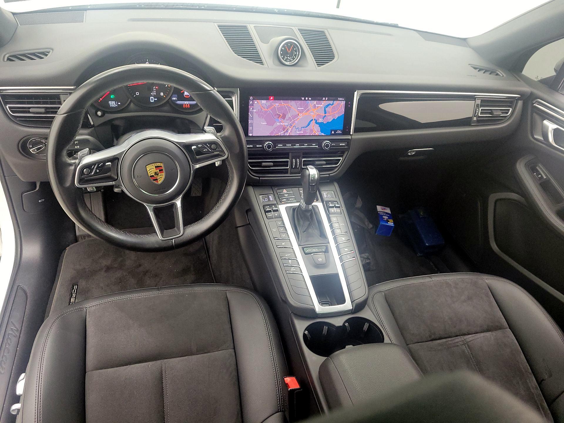Thumbnail: 2021 Porsche Macan - 9
