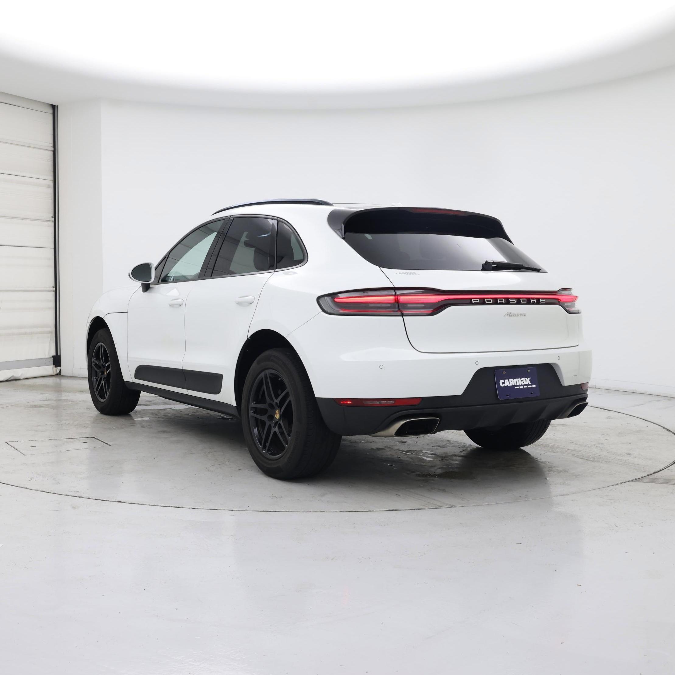 Thumbnail: 2021 Porsche Macan - 2
