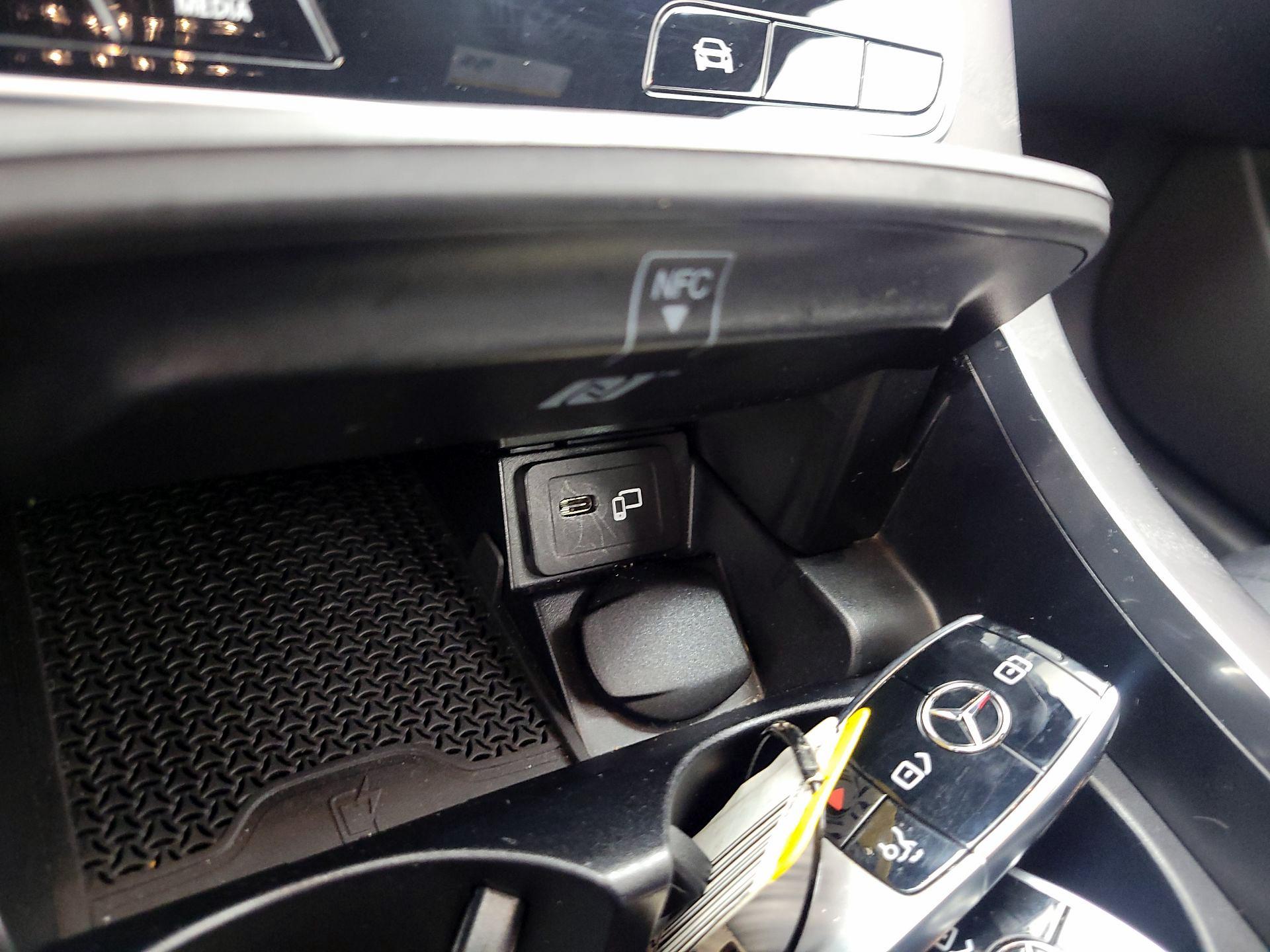 Thumbnail: 2023 Mercedes-Benz E-Class - 18