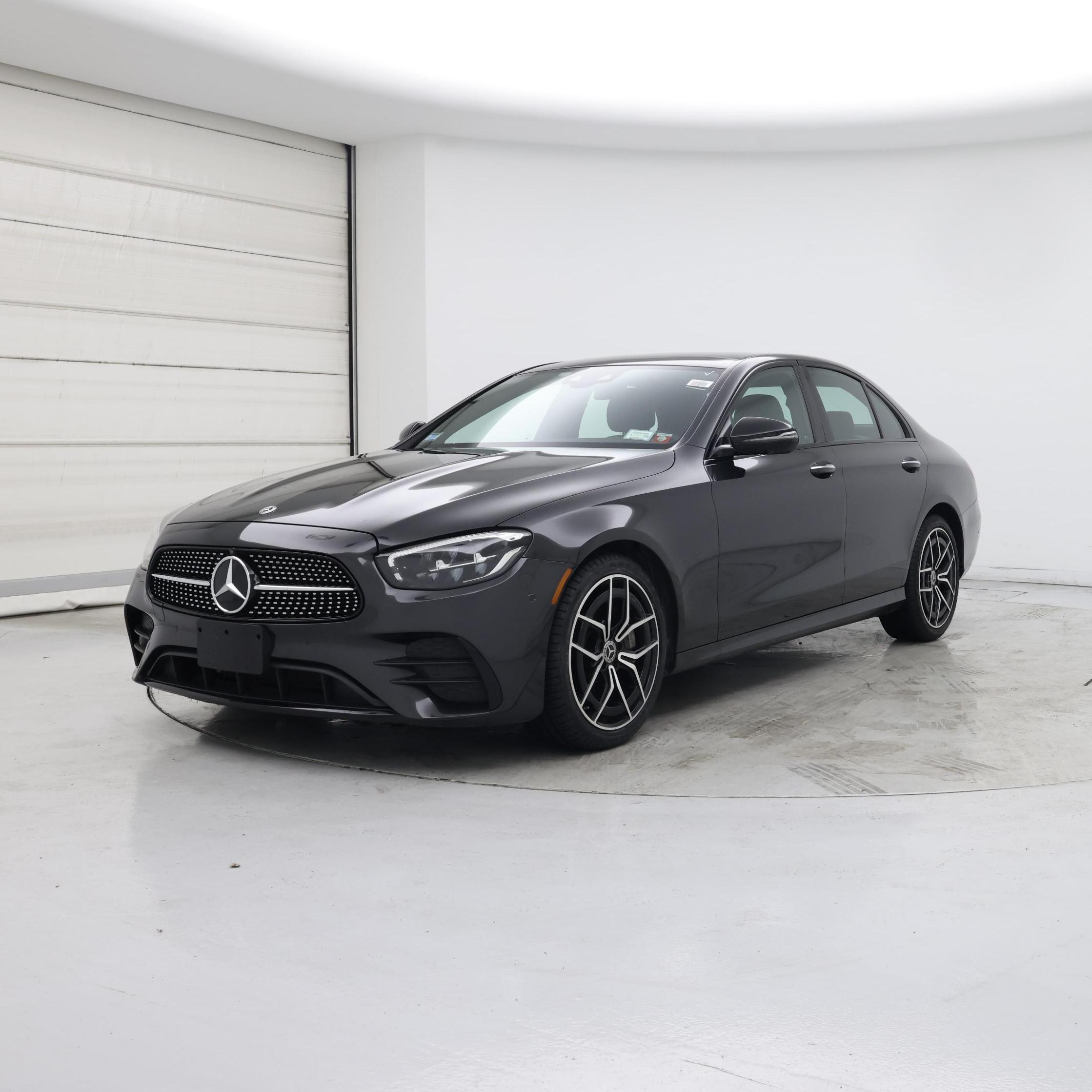 Thumbnail: 2023 Mercedes-Benz E-Class - 4