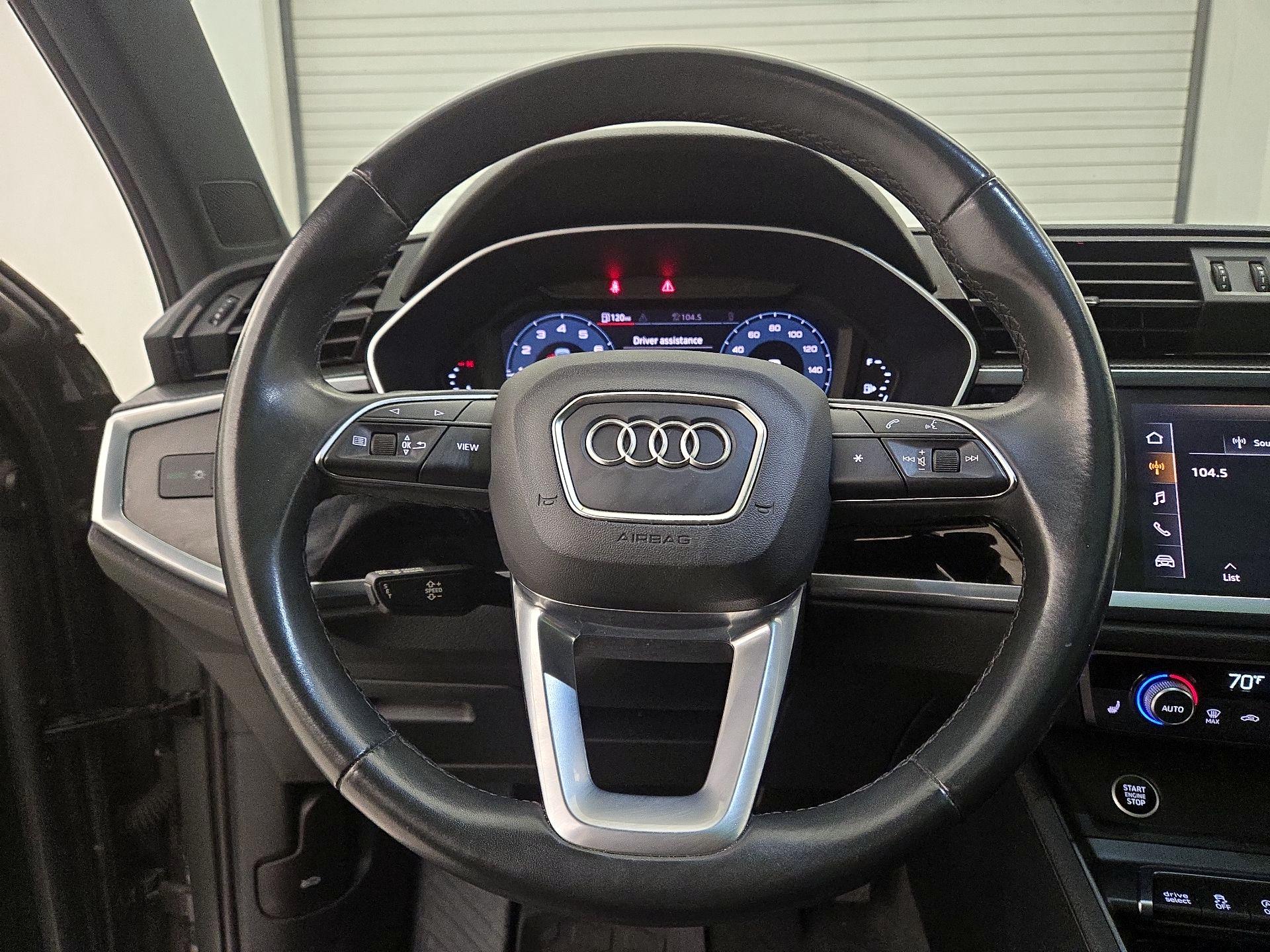 Thumbnail: 2021 Audi Q3 - 10