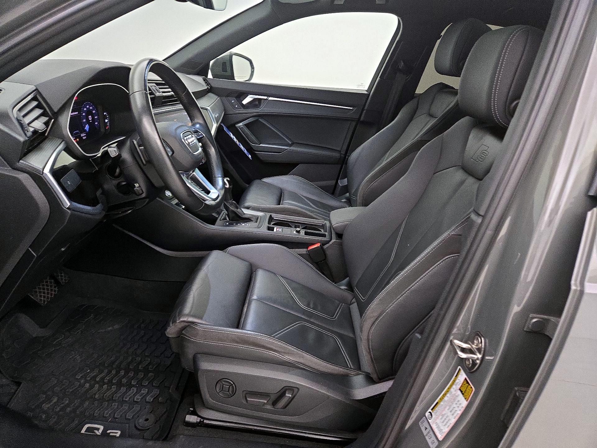 Thumbnail: 2021 Audi Q3 - 11
