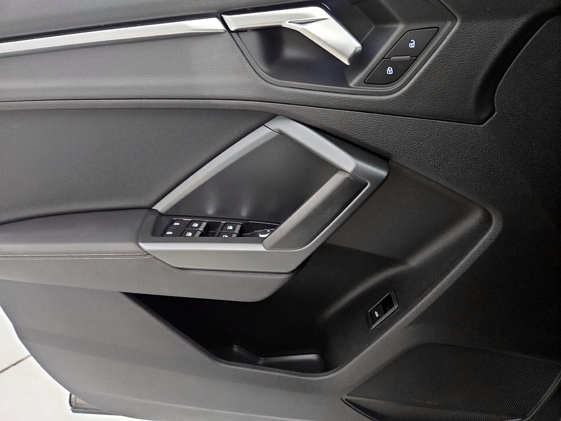 Thumbnail: 2021 Audi Q3 - 12