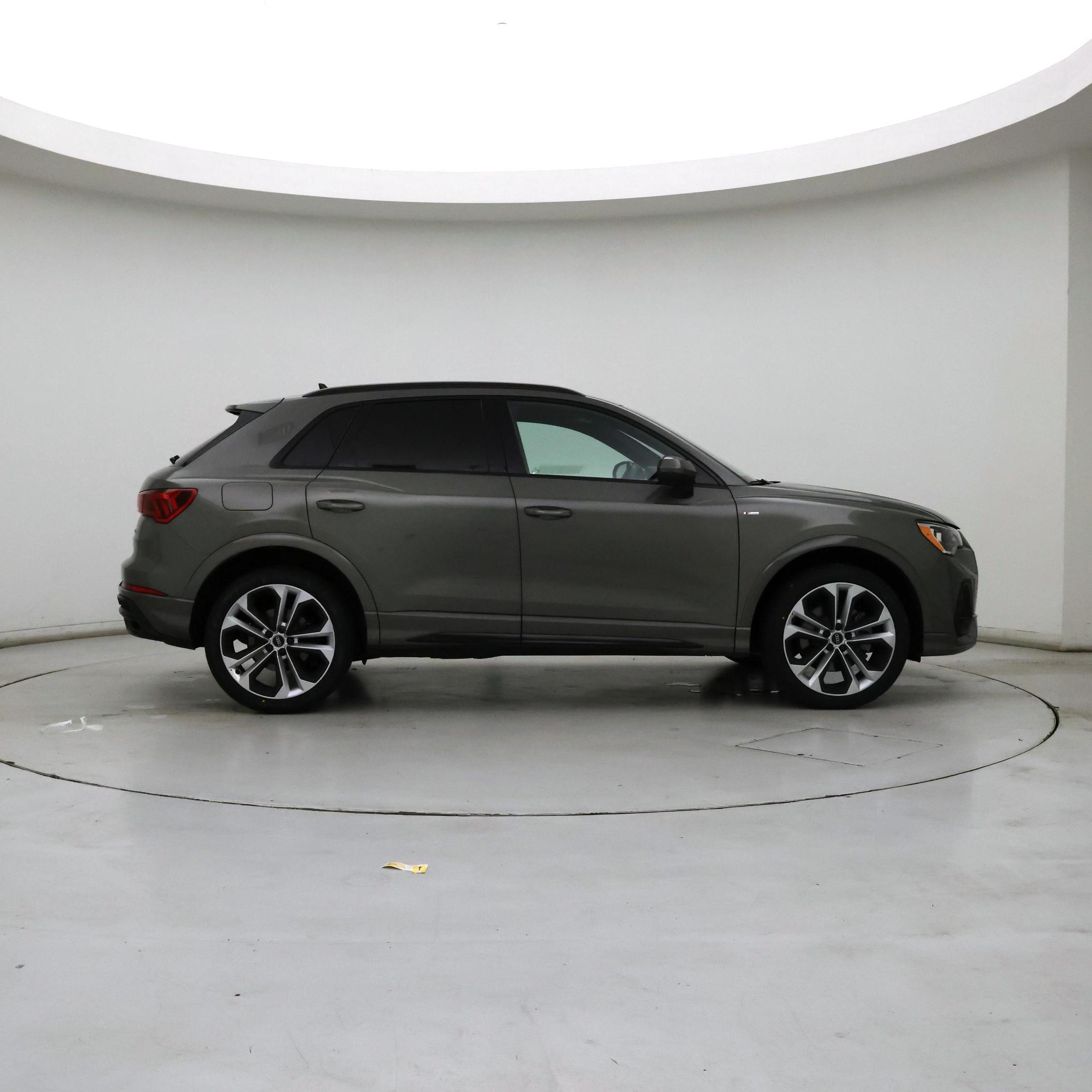 Thumbnail: 2021 Audi Q3 - 7