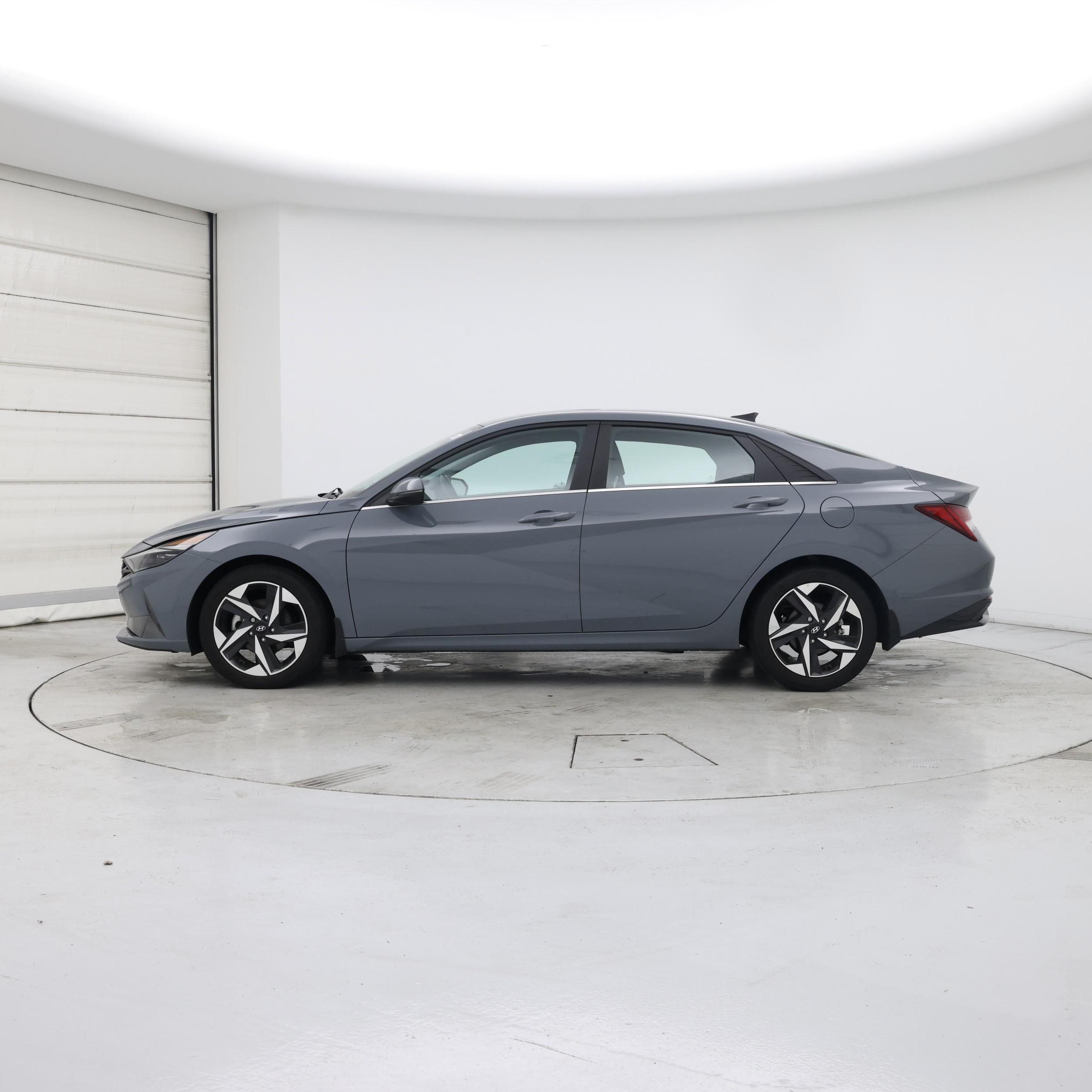 Thumbnail: 2023 Hyundai Elantra - 3