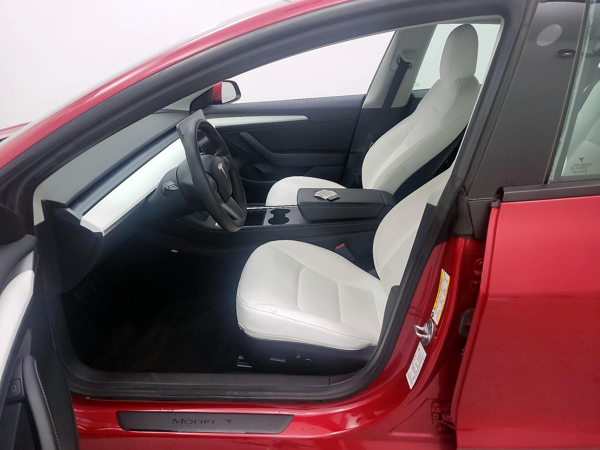 Thumbnail: 2021 Tesla Model 3 - 11