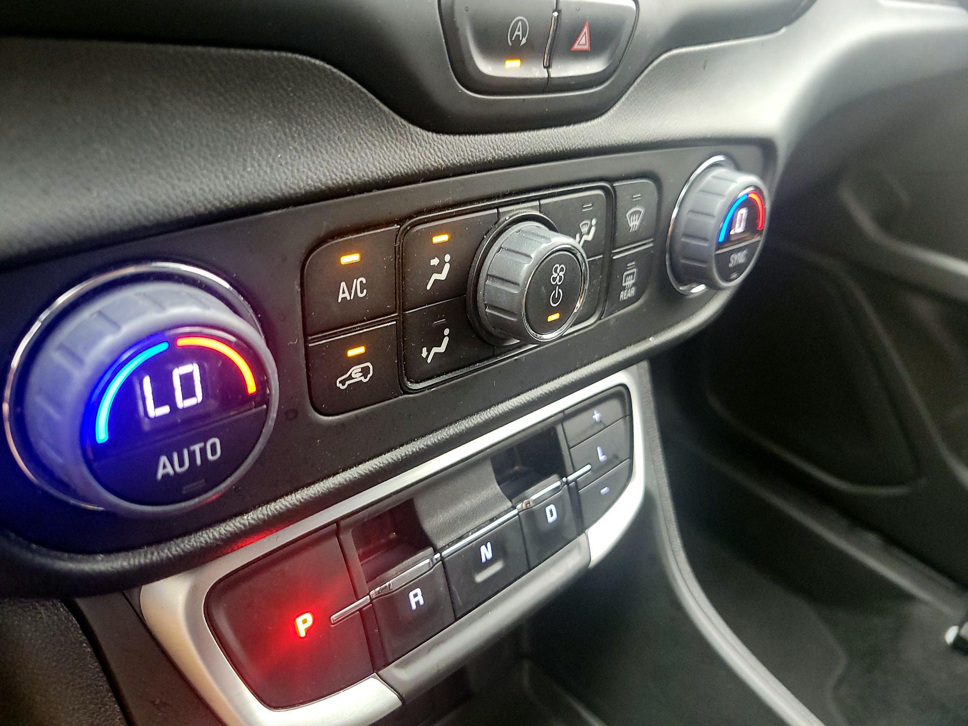 Thumbnail: 2022 GMC Terrain - 16