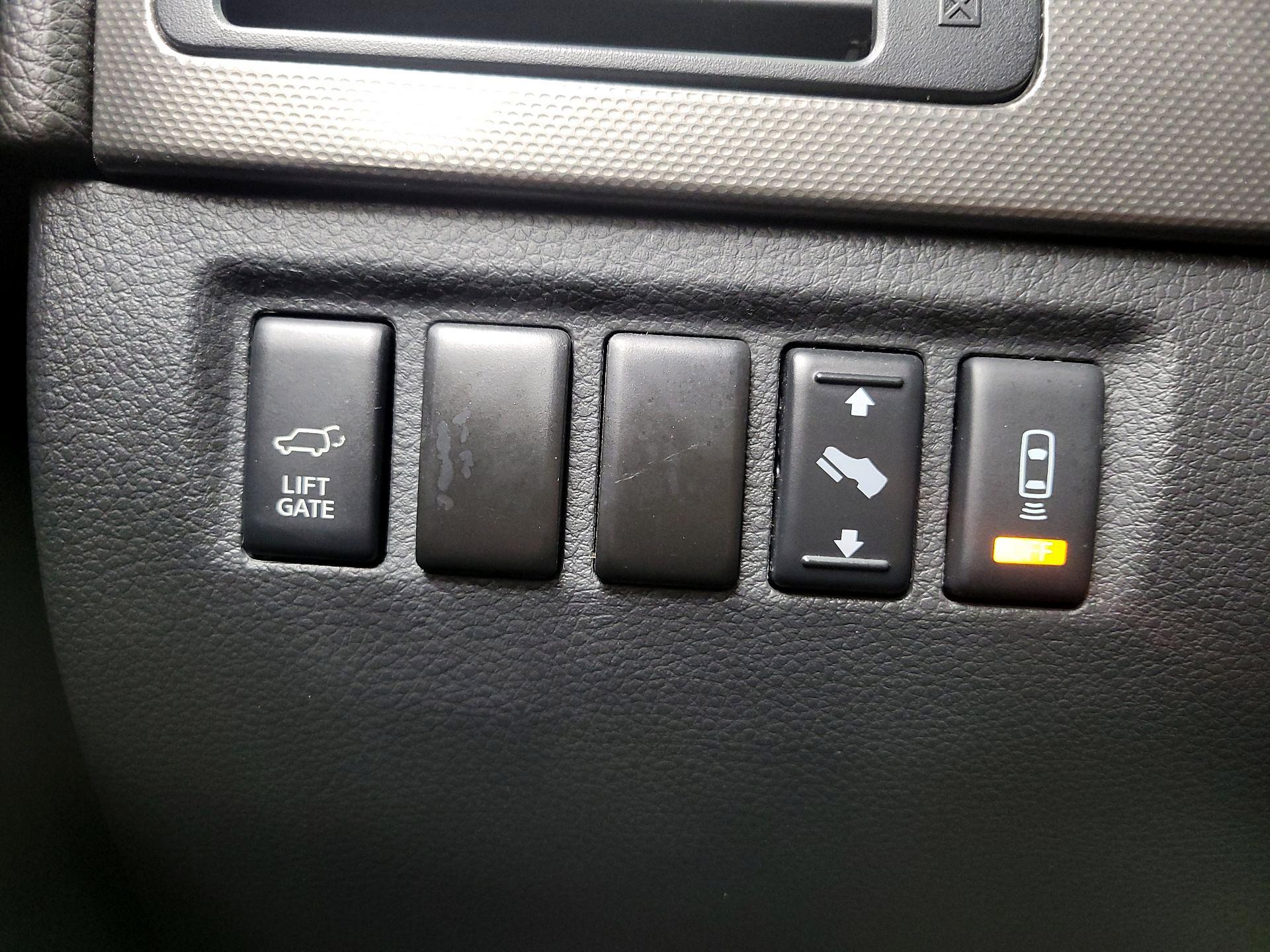 Thumbnail: 2014 Nissan Armada - 13
