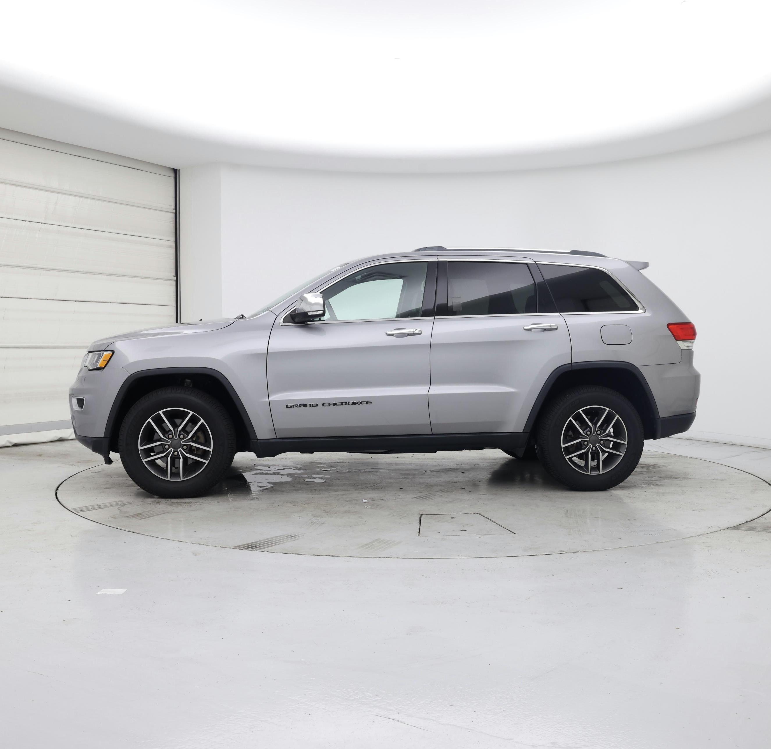 Thumbnail: 2019 Jeep Grand Cherokee - 3