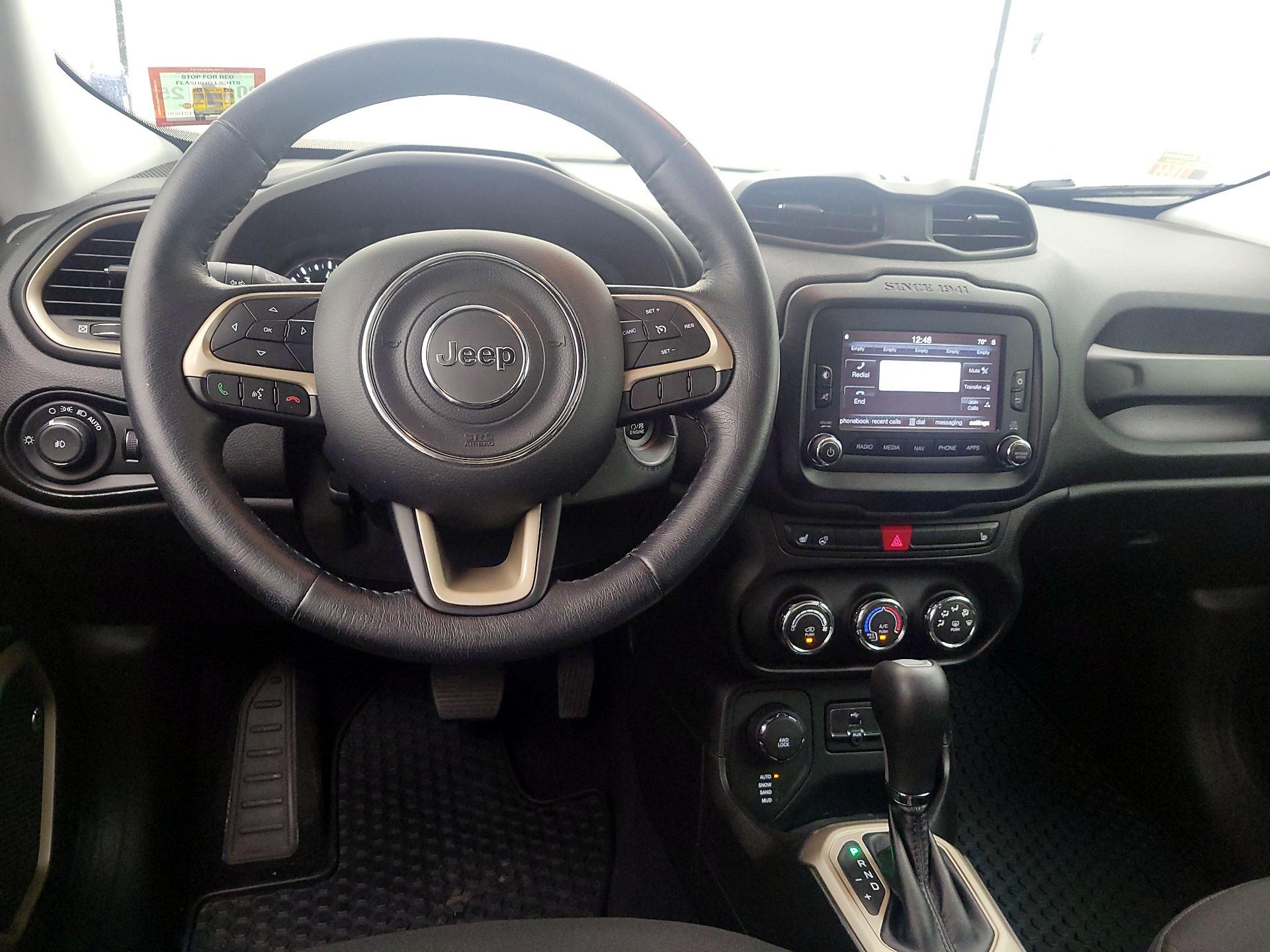 Thumbnail: 2016 Jeep Renegade - 10