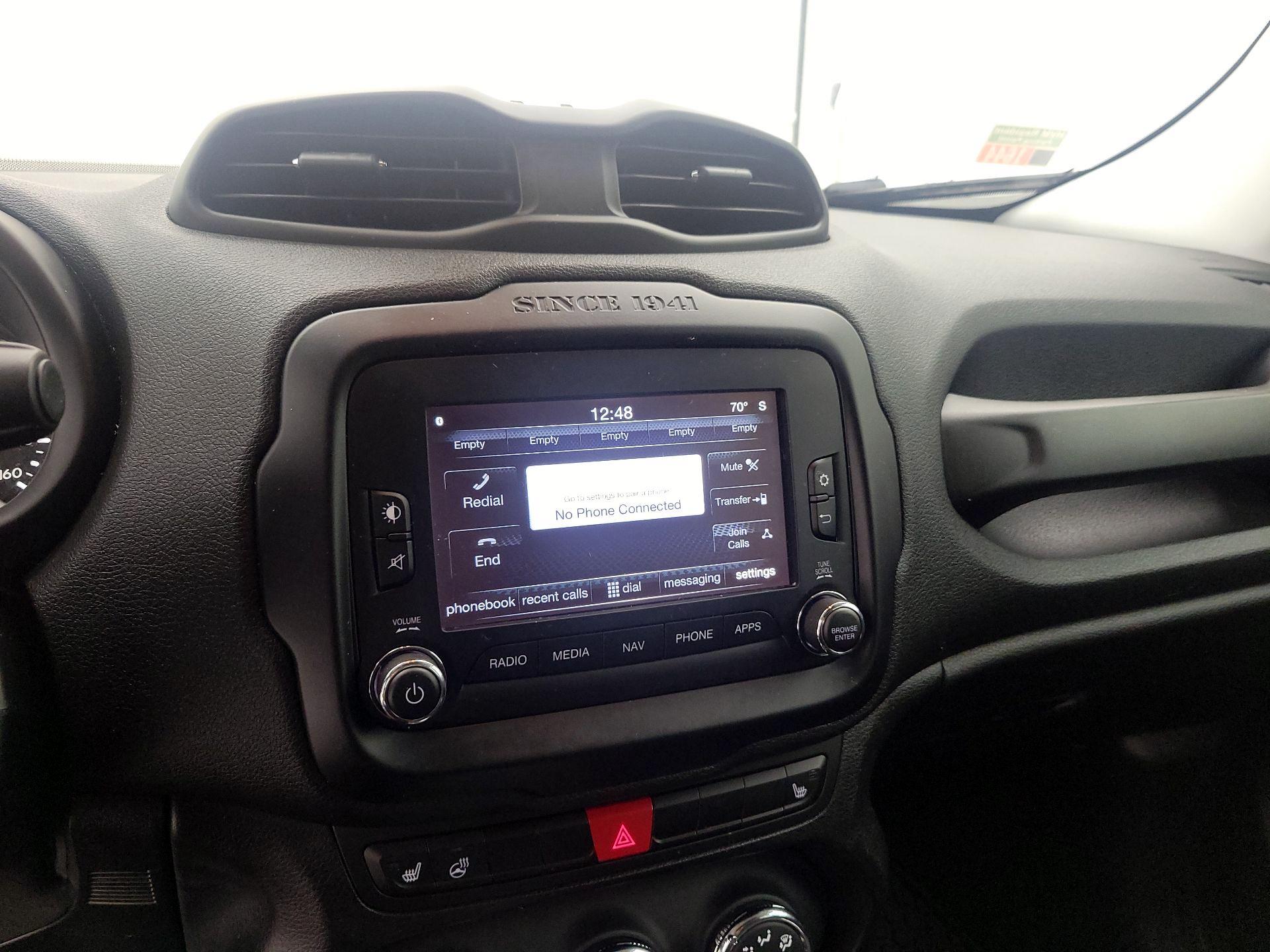 Thumbnail: 2016 Jeep Renegade - 15