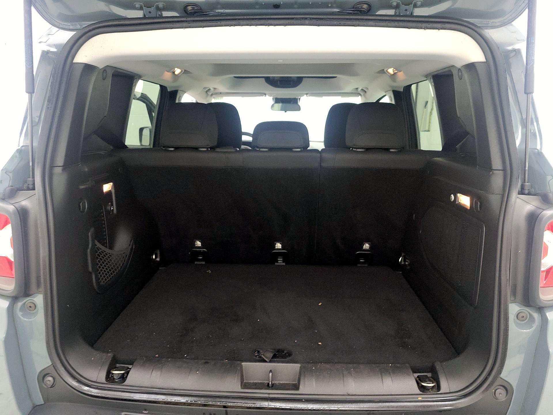 Thumbnail: 2016 Jeep Renegade - 20