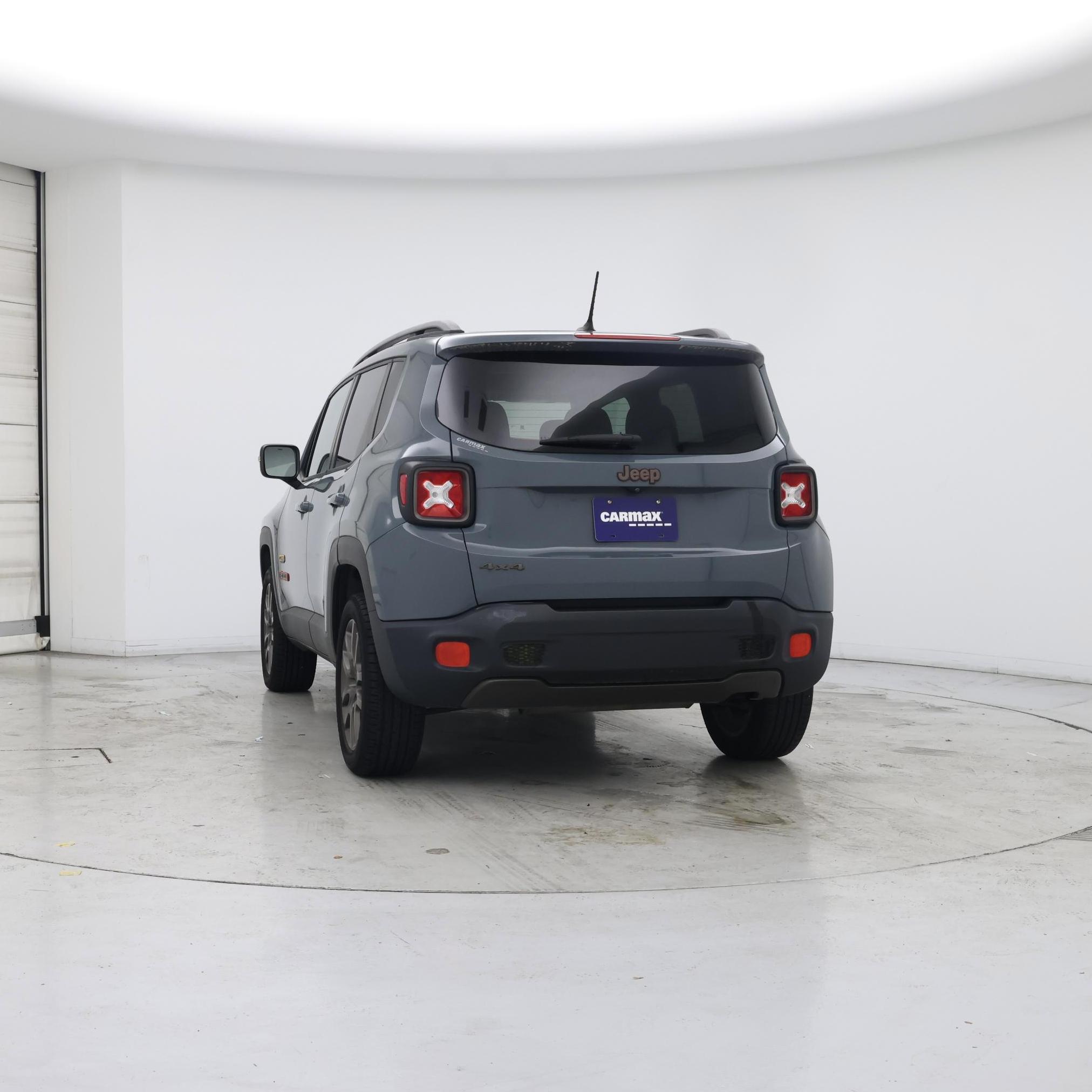 Thumbnail: 2016 Jeep Renegade - 6
