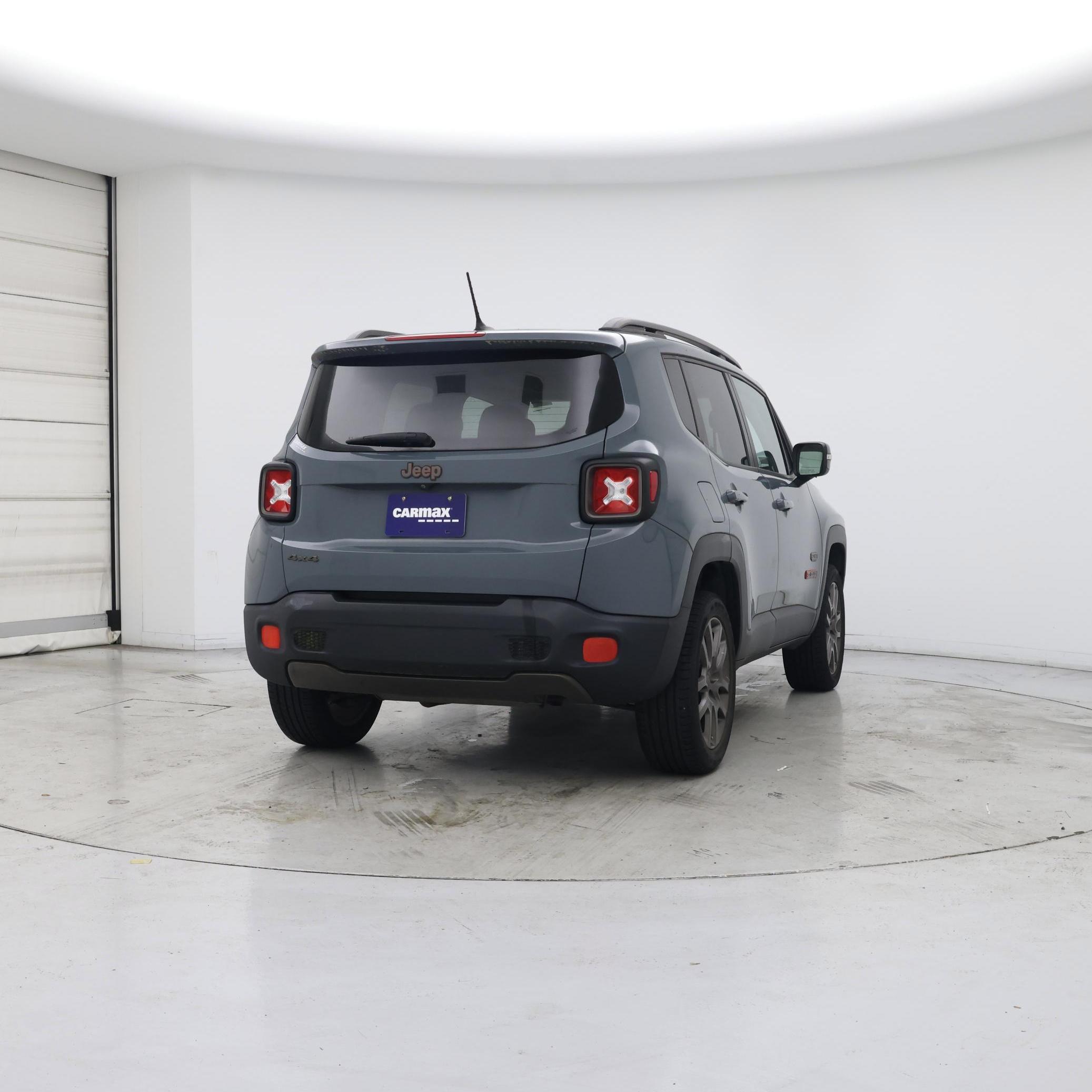 Thumbnail: 2016 Jeep Renegade - 8