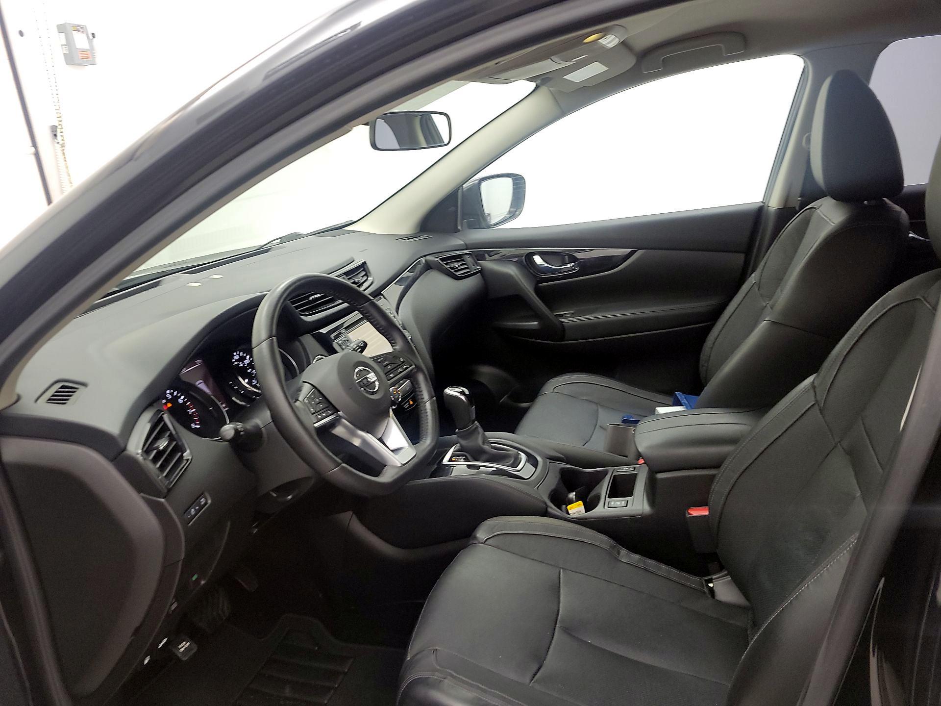 Thumbnail: 2018 Nissan Rogue Sport - 11